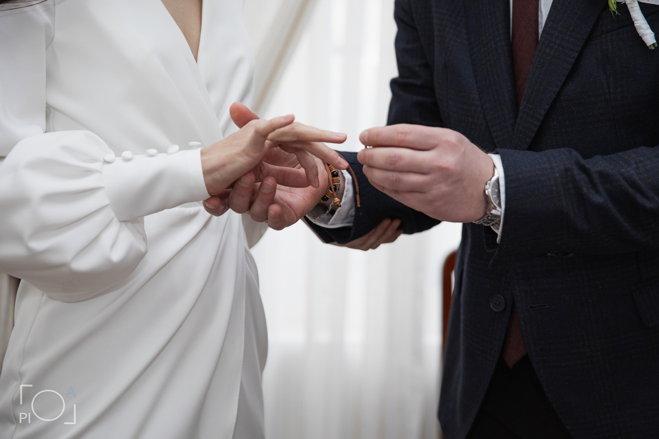 Свадебная фотосессия с консульской подписью в консульстве. Фотограф в Шанхае — Лола Пидлуская