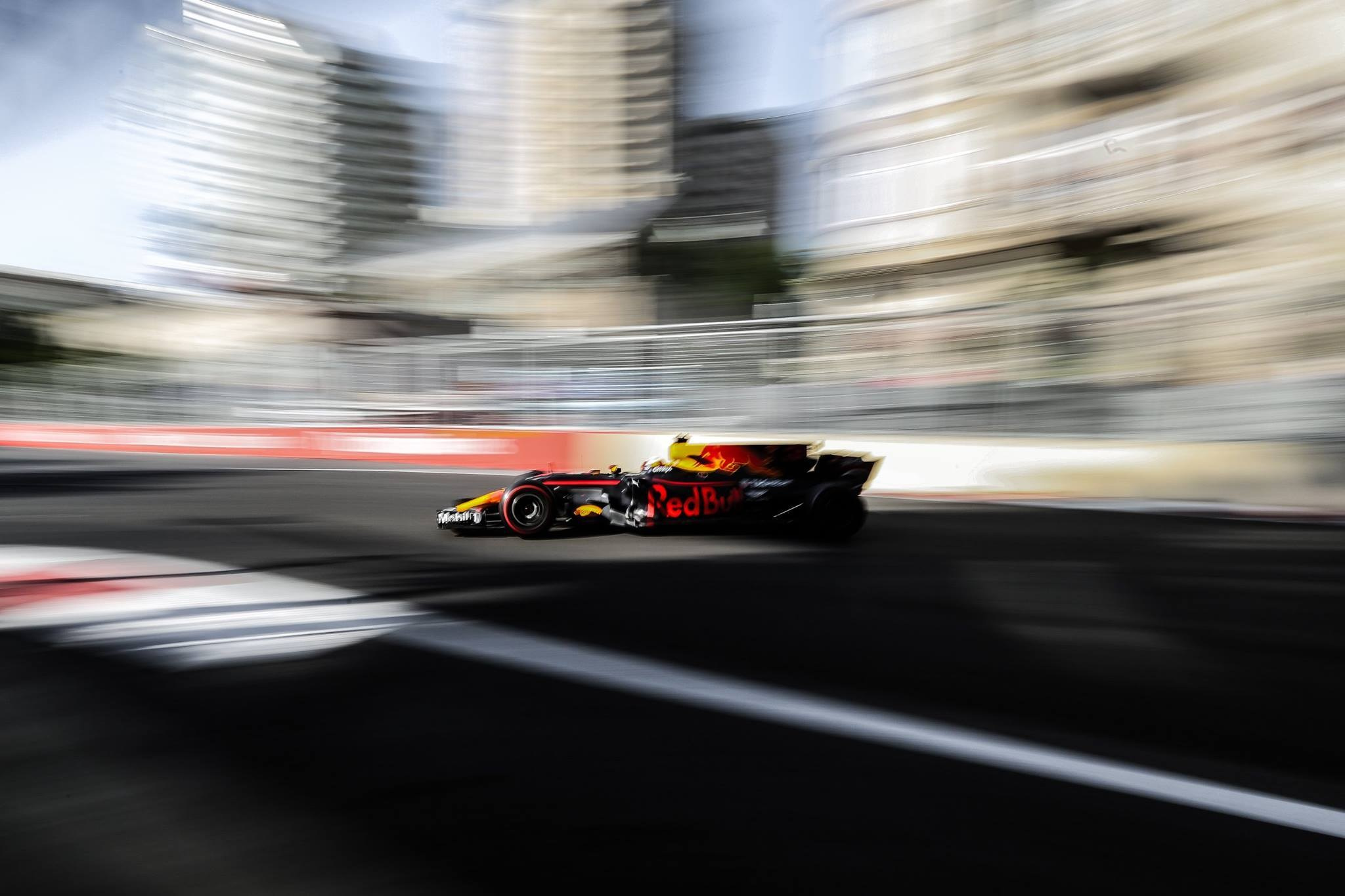 Formula 1 Bakı GP 2017. Bakıda Peşəkar Tədbir, Love Story və Təbiət Fotoqrafı — Elşən Baba