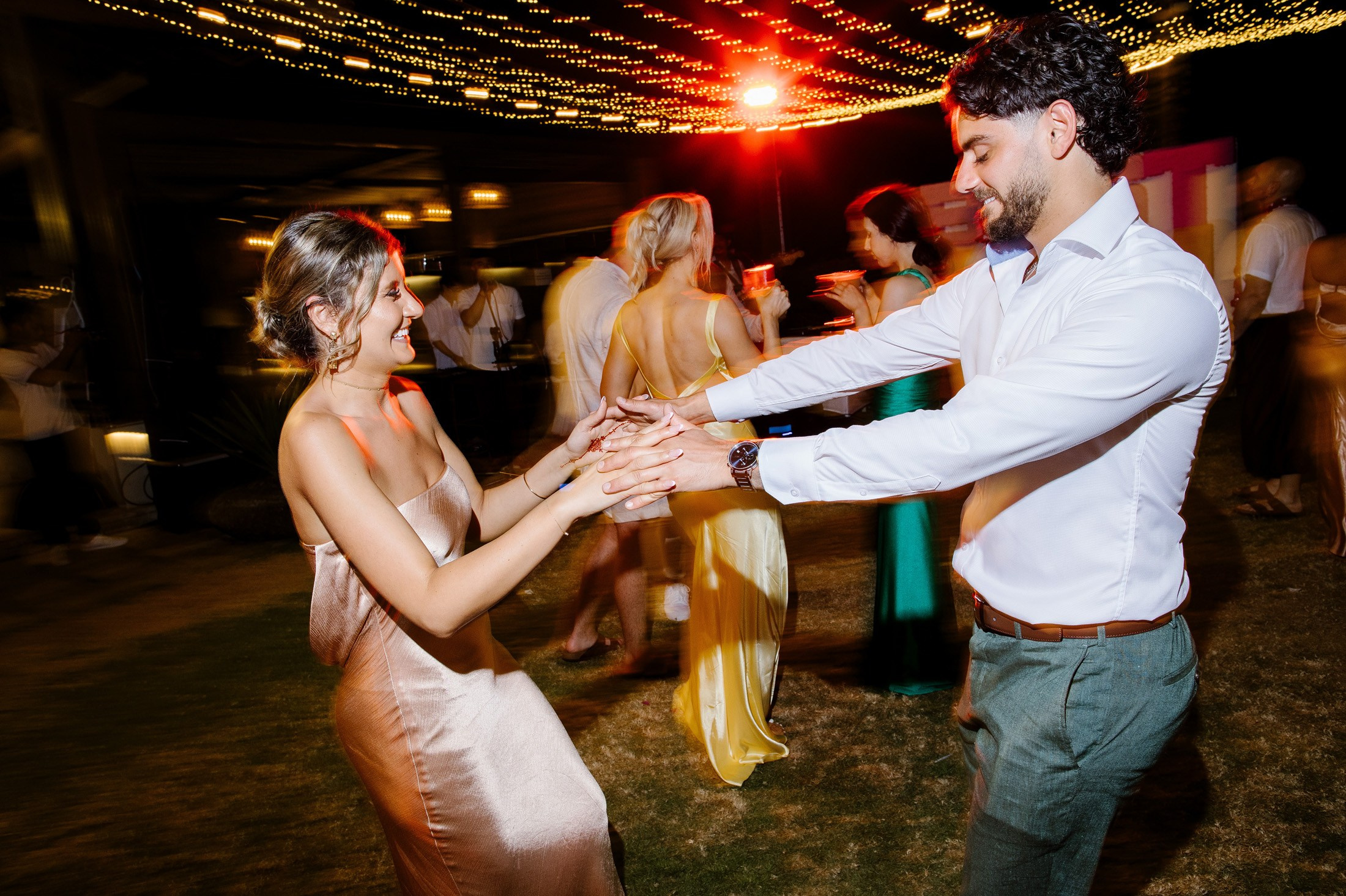 Big funny wedding with guests in paradise Bali island. Get.it.feel — Aesthetic Photography and Videography