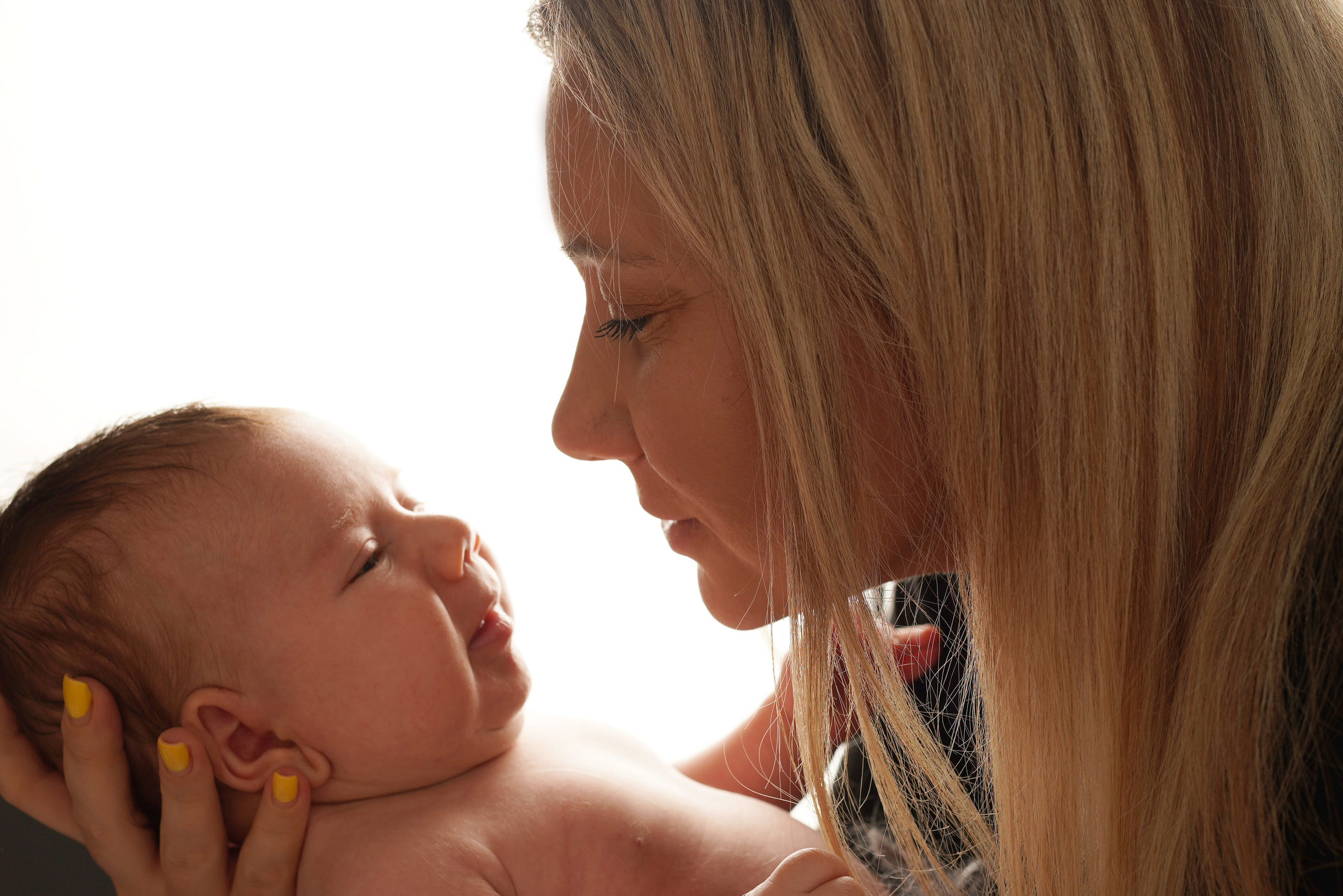 Babyshooting und Maternityshooting in Augsburg. Neugeborenenfotografin und Retoucher in Augsburg Nastassia Schneider