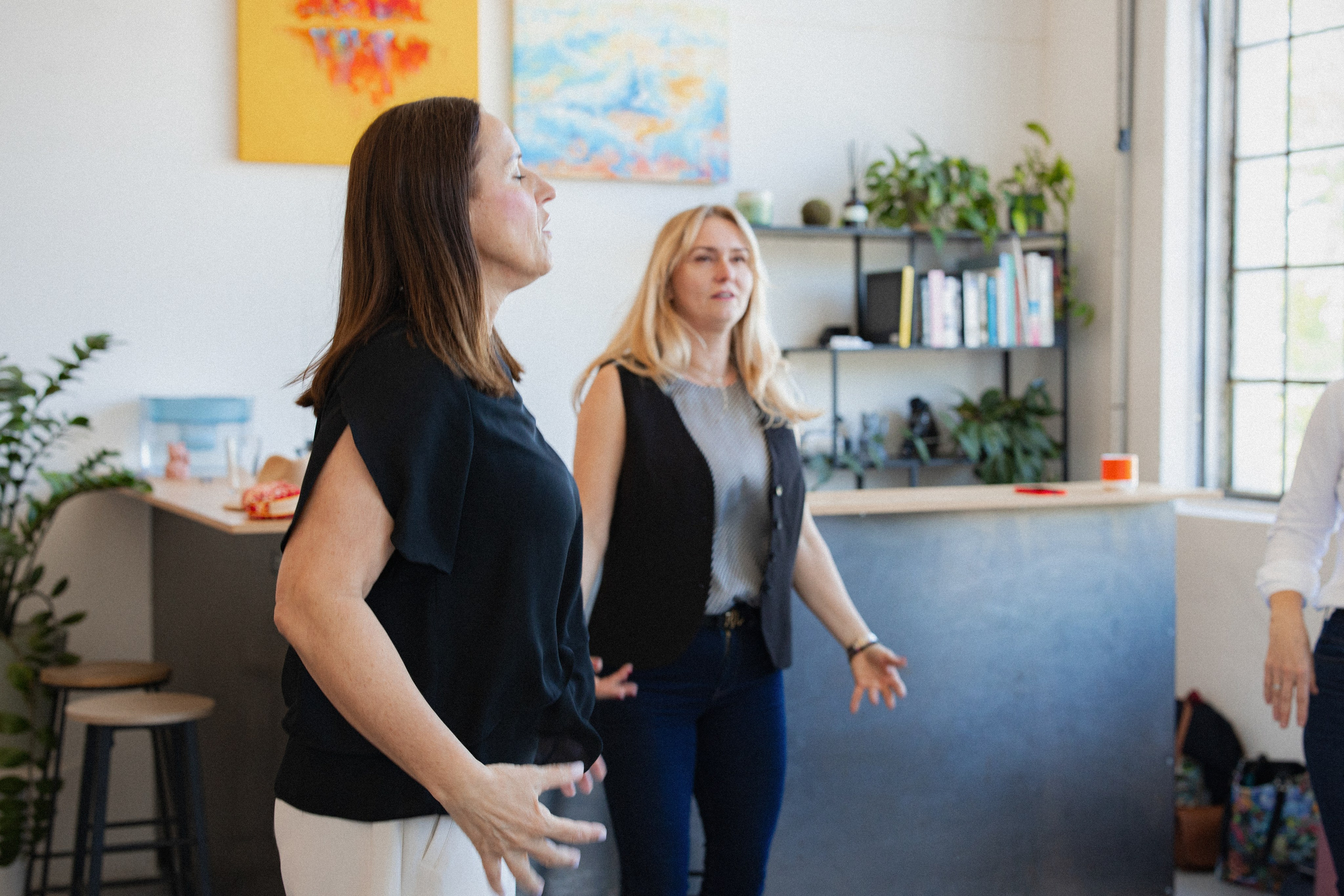 Workshop uvolnění před foťákem. Dana Lišková — Empatická fotografka | Introspektivní umělkyně | Neurodivergentní koučka| Zakladatelka Artepy.cz