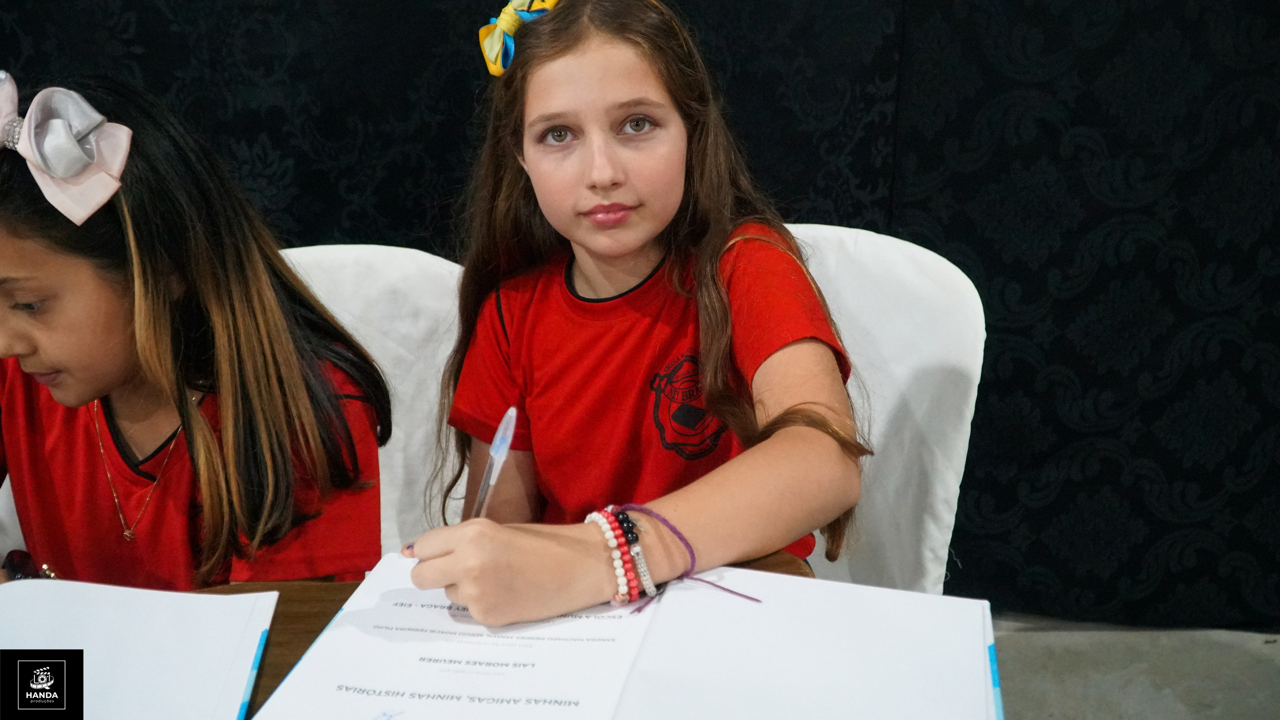Noite autógrafos colégio Aurélio Buarque de Holanda. Handa Produções