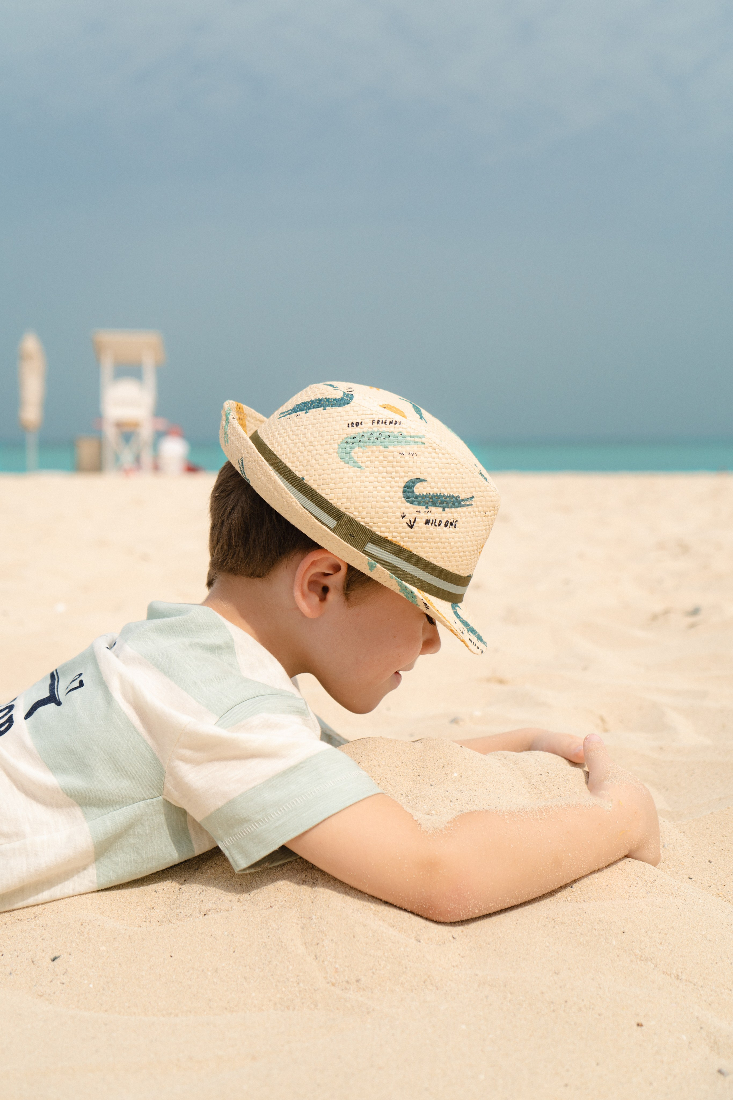 Children and the sea. Photo children and the sea. A photographer in Abu Dhabi.