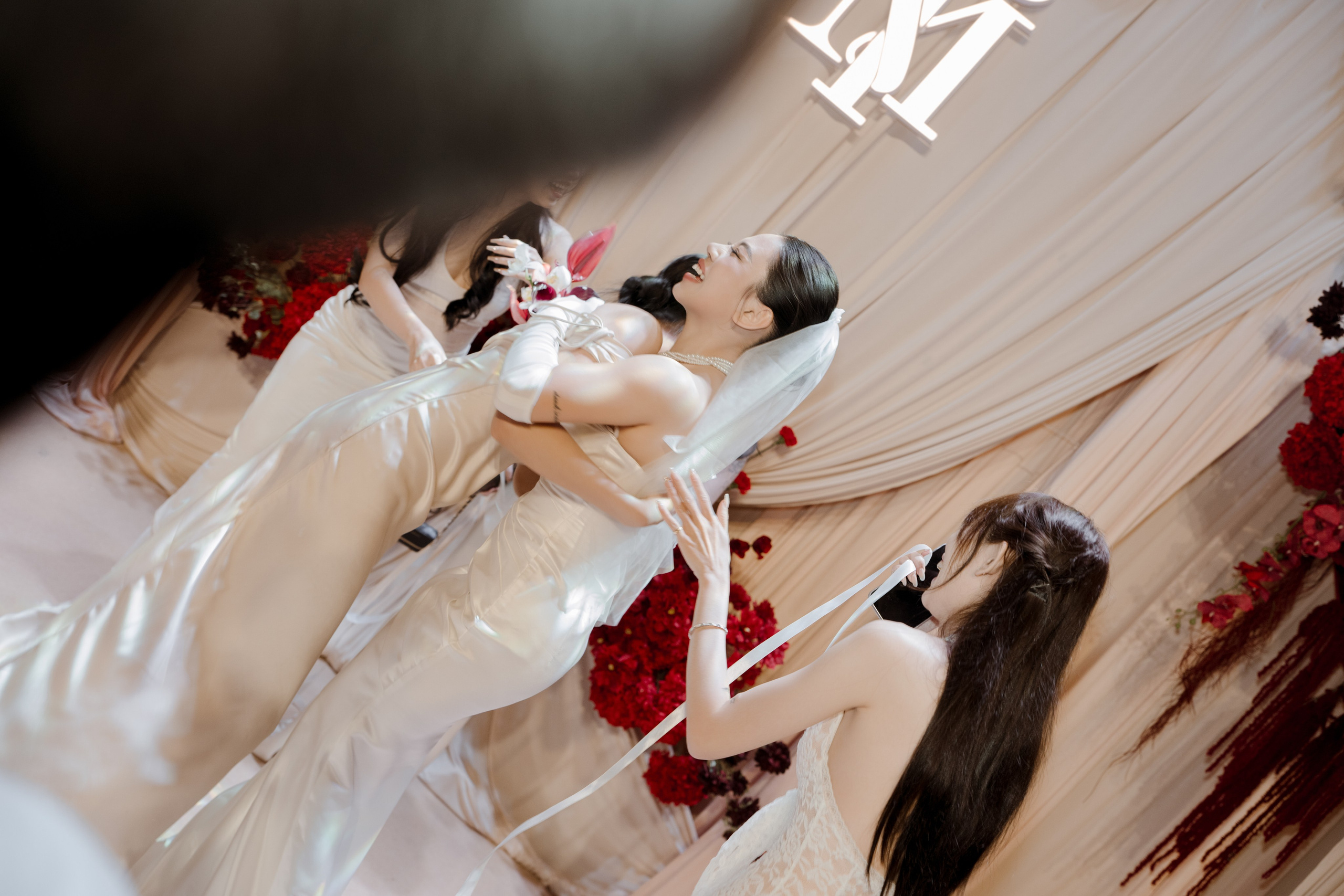 Man + Thu | Photojournalism. BenColor Studio