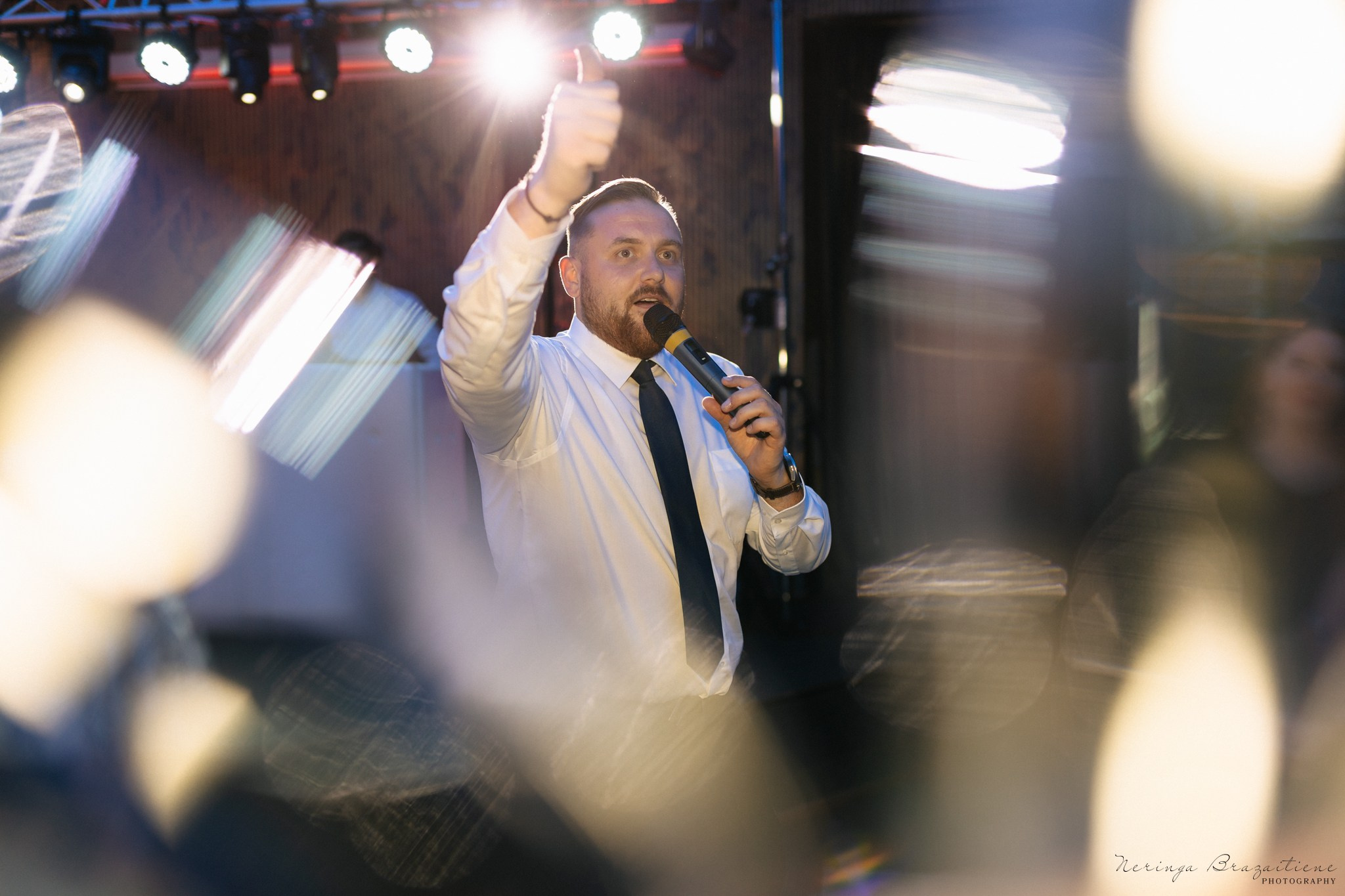 Vestuvinė fotosesija Kaune, Vienybės aikštėje, prie Lietuvos banko