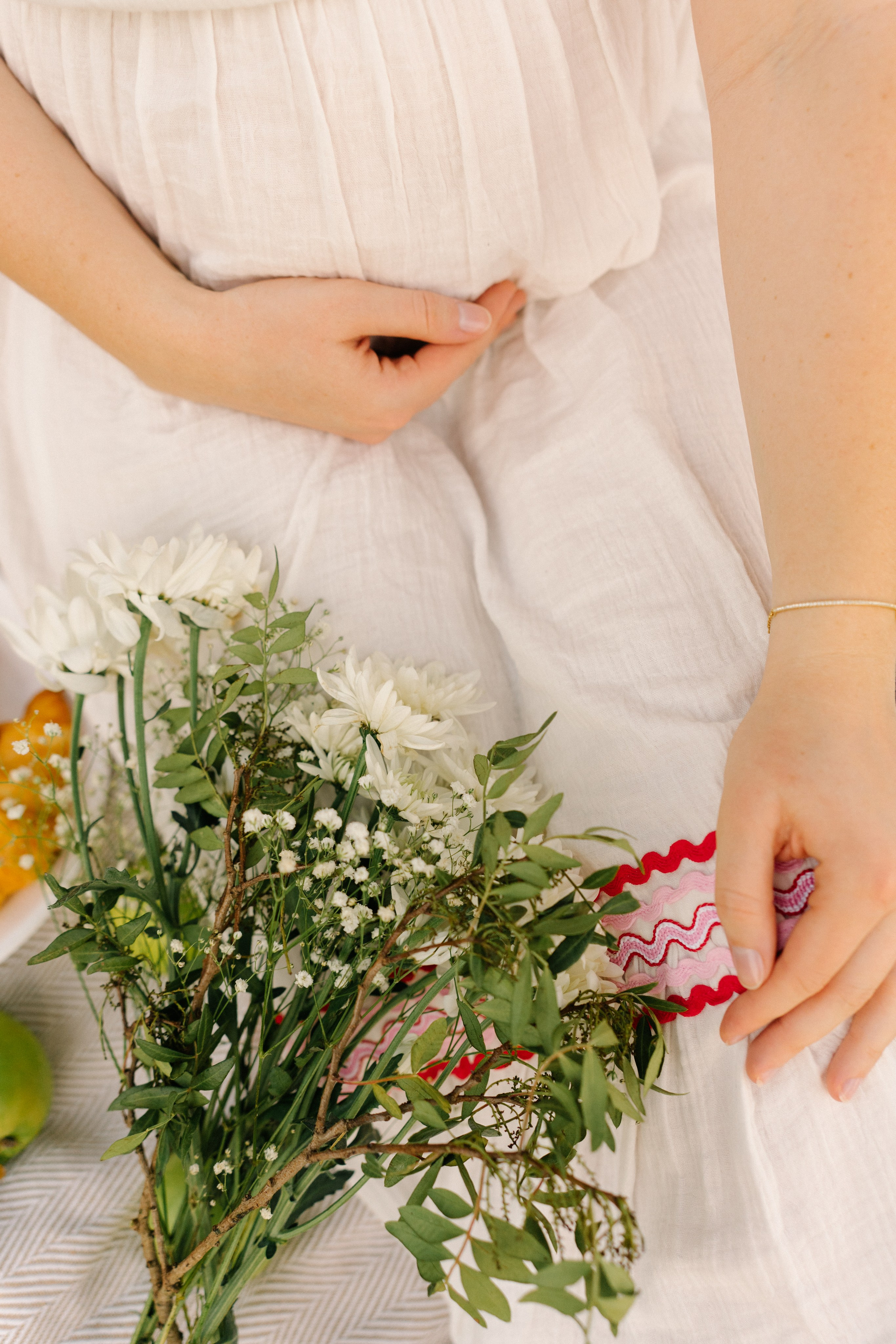 Um Al Amarat Park Pregnancy. Professional Photographer Abu Dhabi, Dubai — Yulia Ismoilova | 2025