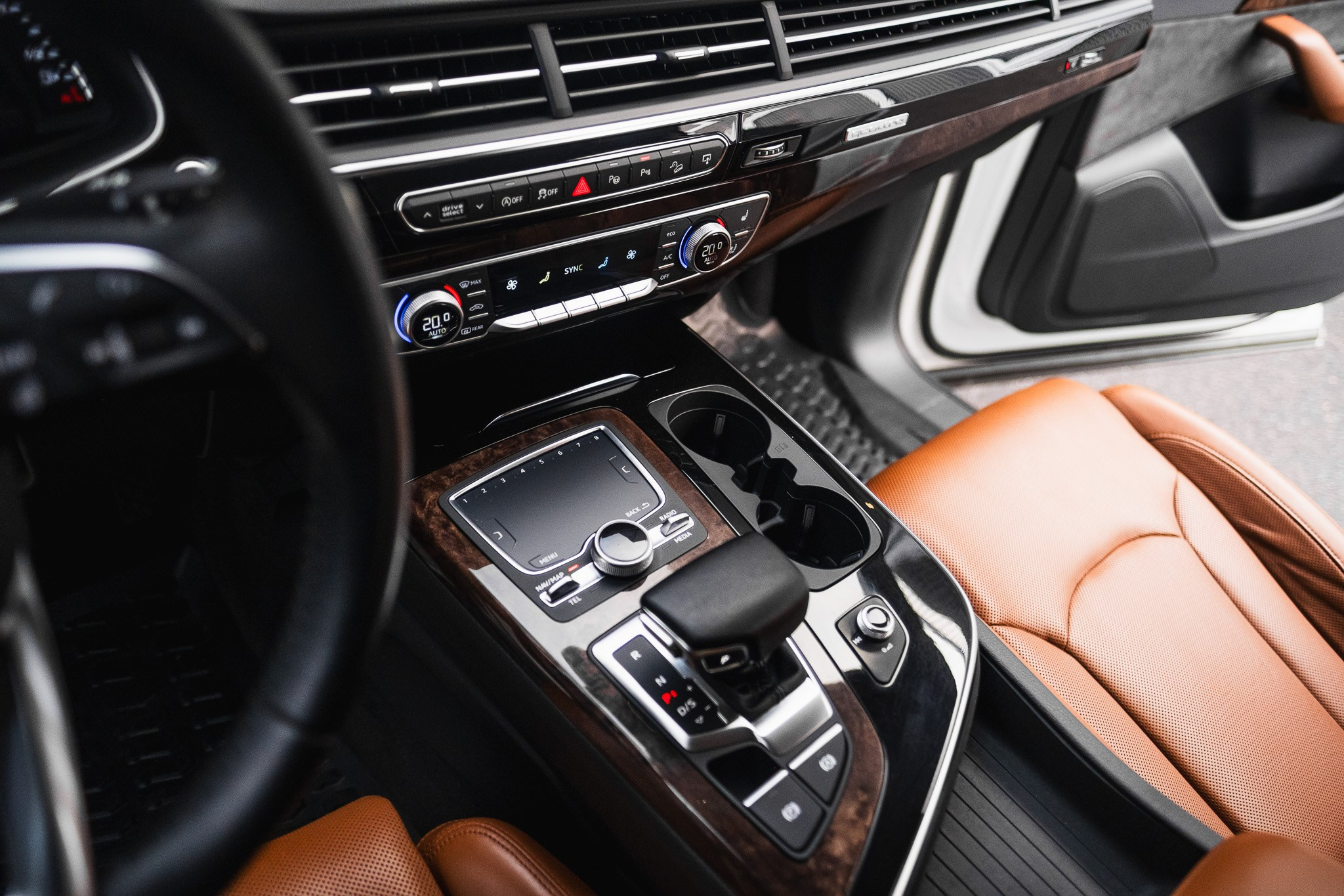 AUDI Q7. LOHA VISUALS — AUTOMOTIVE PHOTOGRAPHY