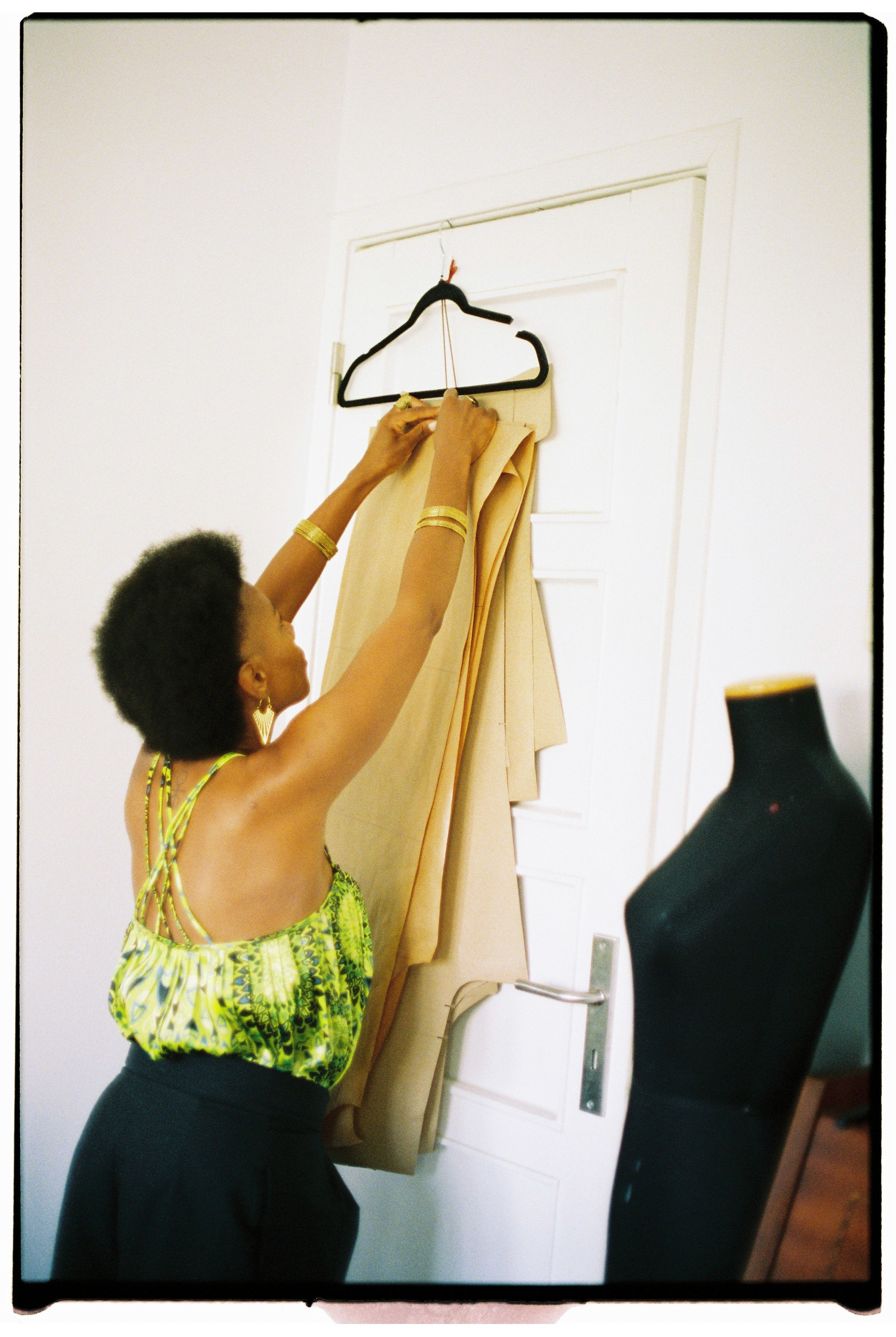 What sustain us — Alessandra. A visual practice of being-with