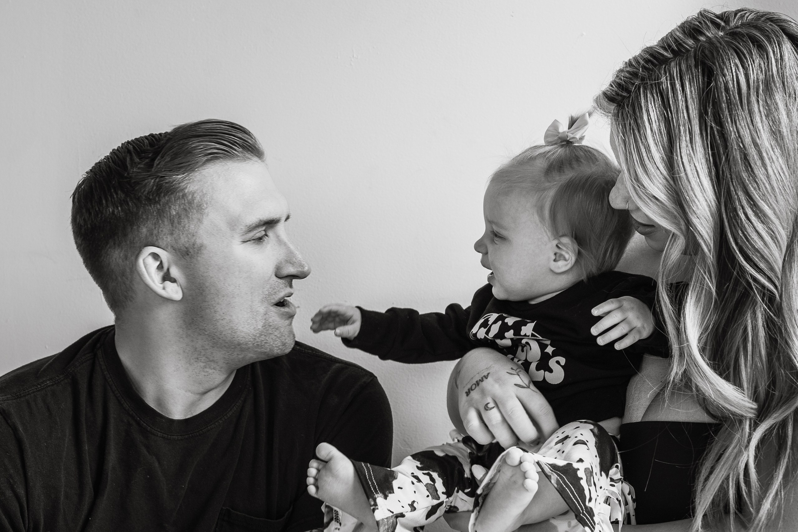 Taylor, Andrew, Francesca. 1st year. Alisa Tant — Family and newborn photographer Bucks County, Montgomery county, Philadelphia, NJ