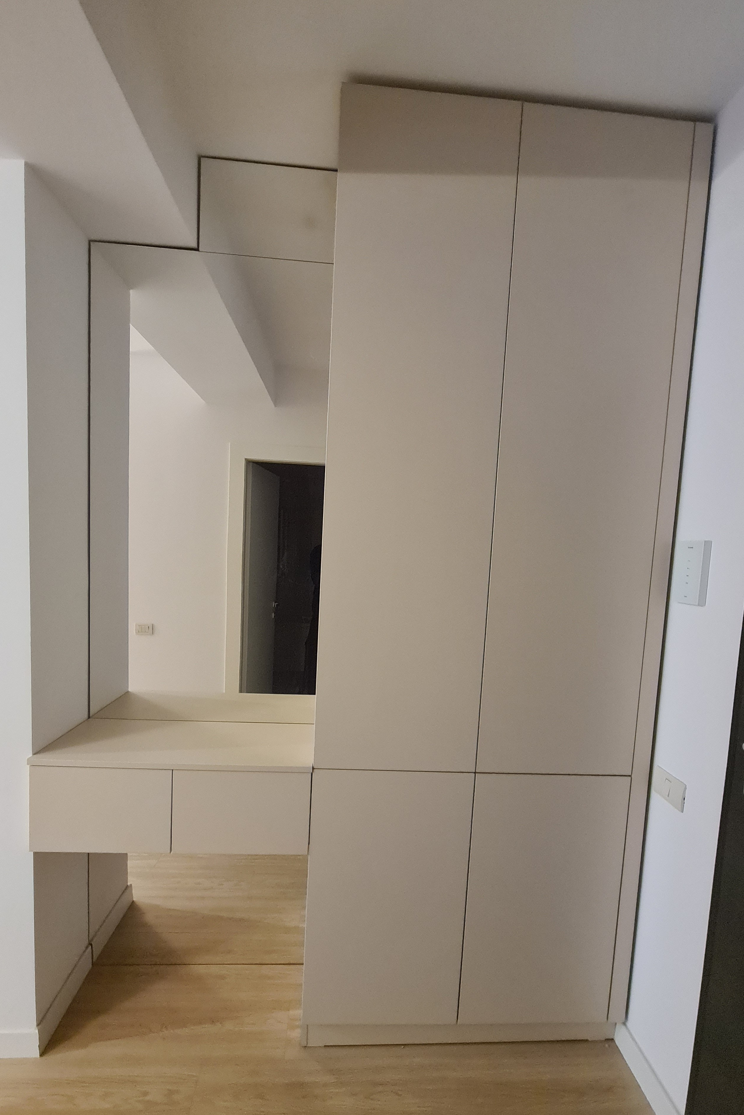 Cuier. Furniture Alexandru Turcu