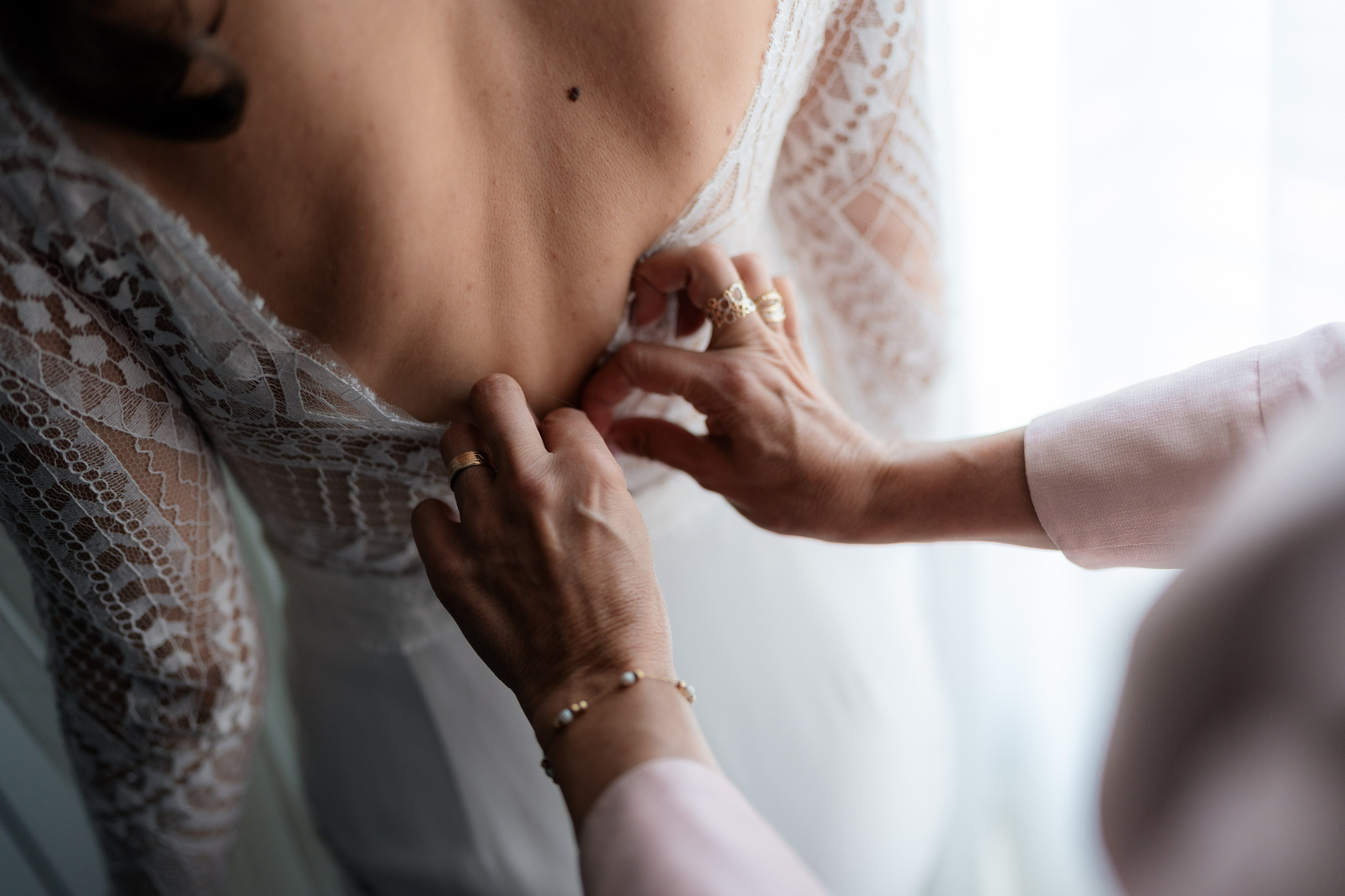 Elly & Andrew. Destination Wedding Photographer Alex Pasarelu