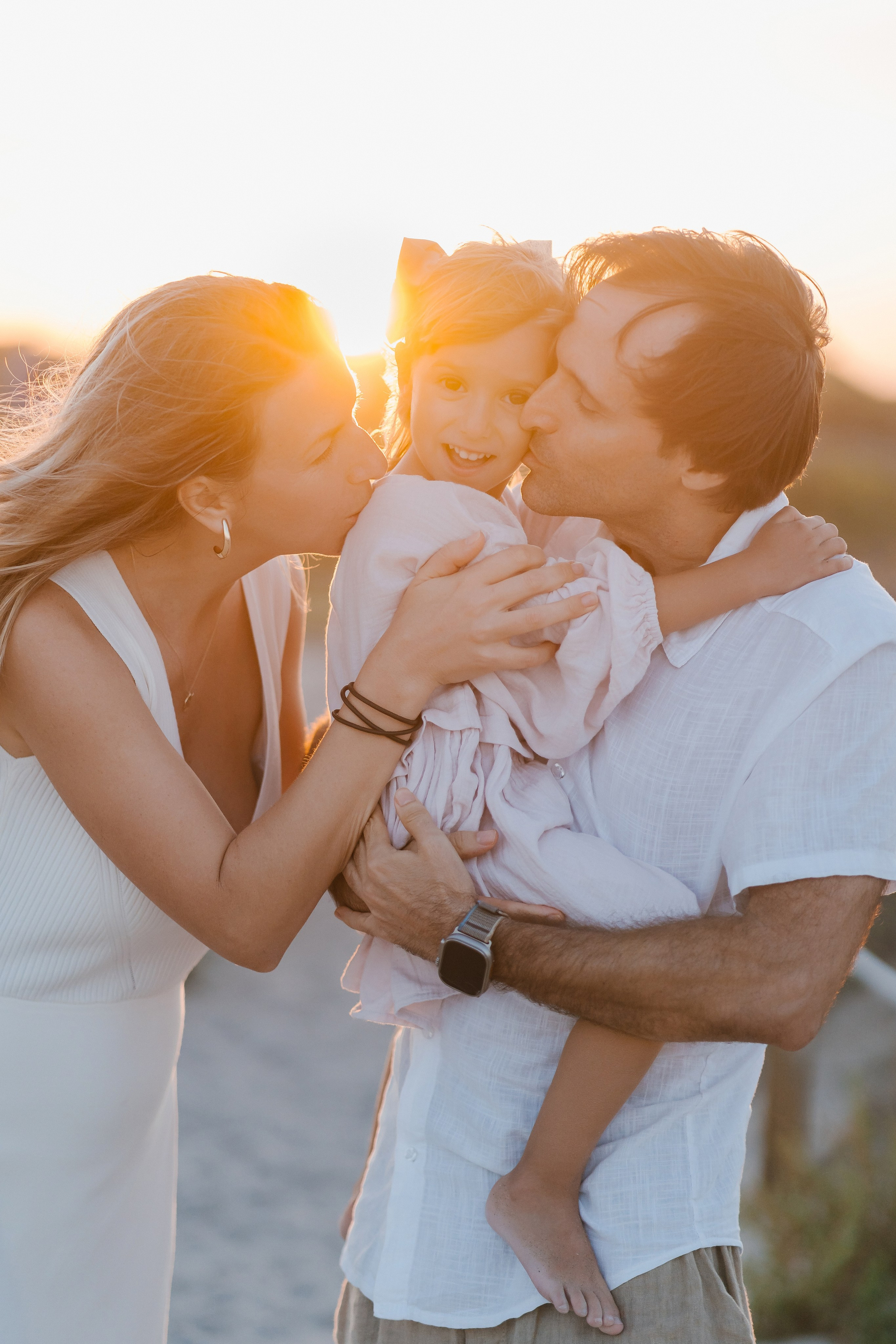 Julia, Pedro y Mia. Fotógrafa de bodas y familias en España, Valencia: Nadia ProFoto