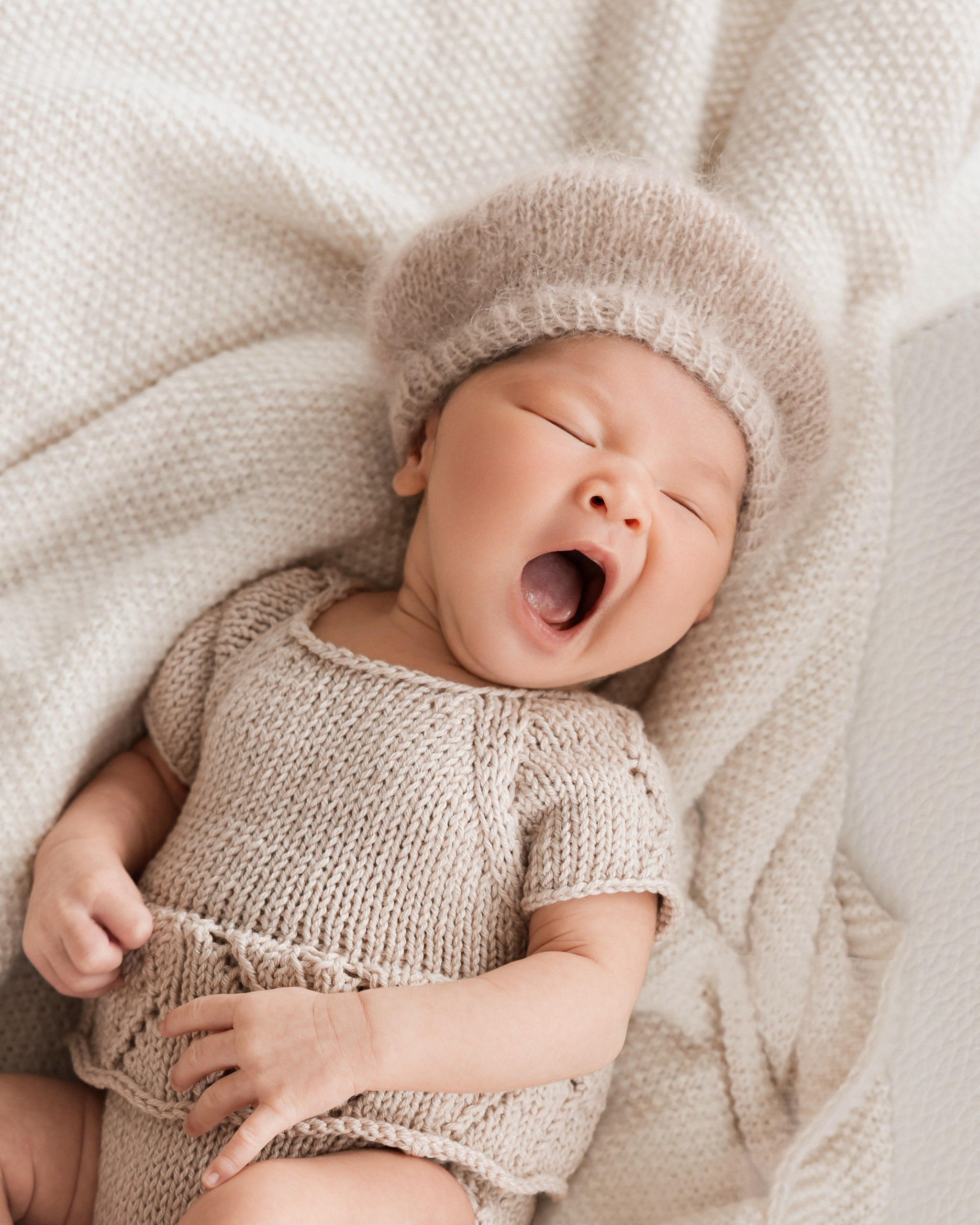 Newborn focení ve studiu — Písek, Strakonice, Tábor, České Budějovice | Oxana Telupilova. Rodinná, těhotenská, newborn a lifestyle fotografka v Písku Oxana Telupilova