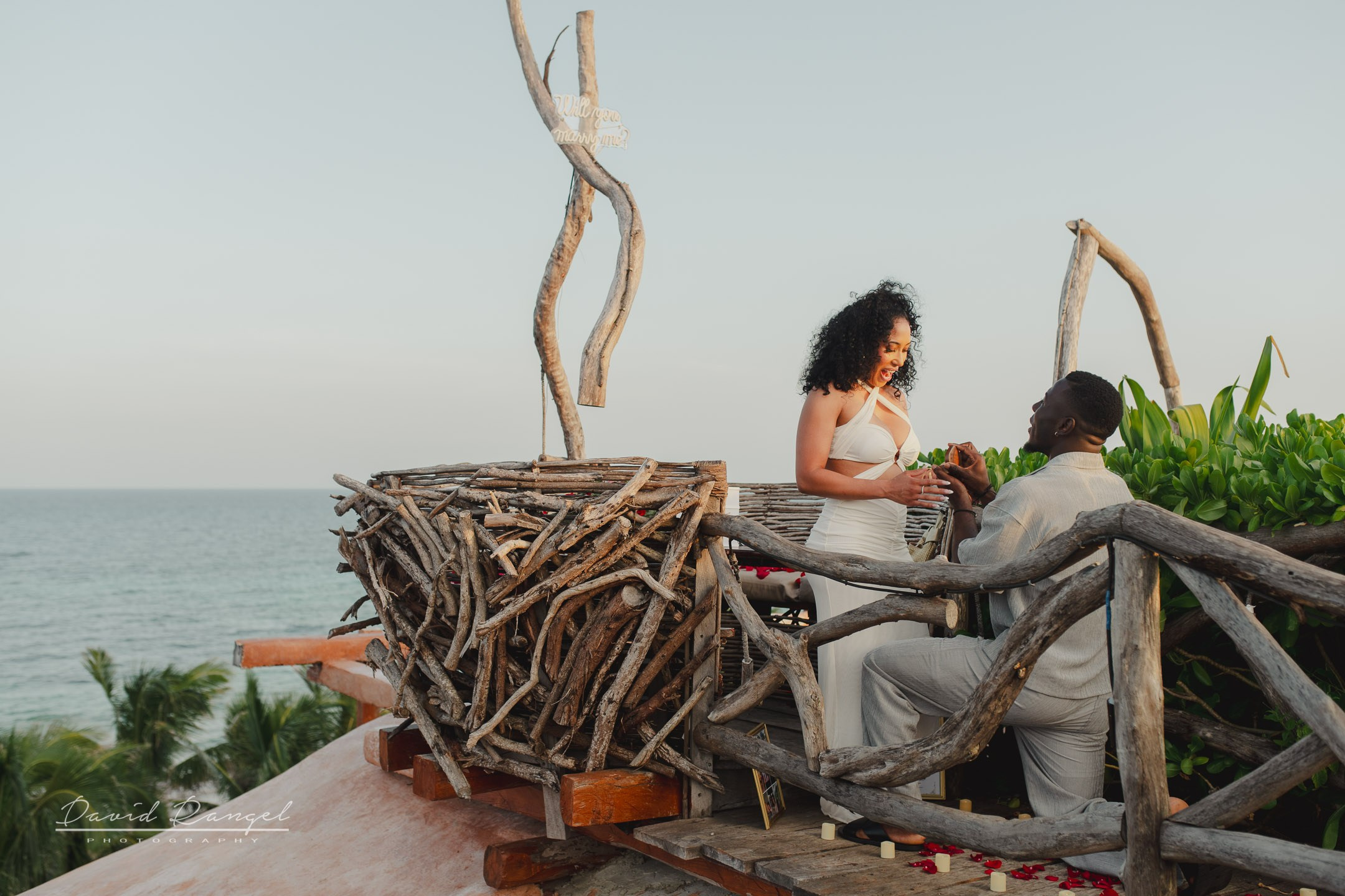 Engagements and Anniversaries Sessions in all the Riviera Maya. Destination wedding photographer based in Cancun and Riviera Maya with service worldwide