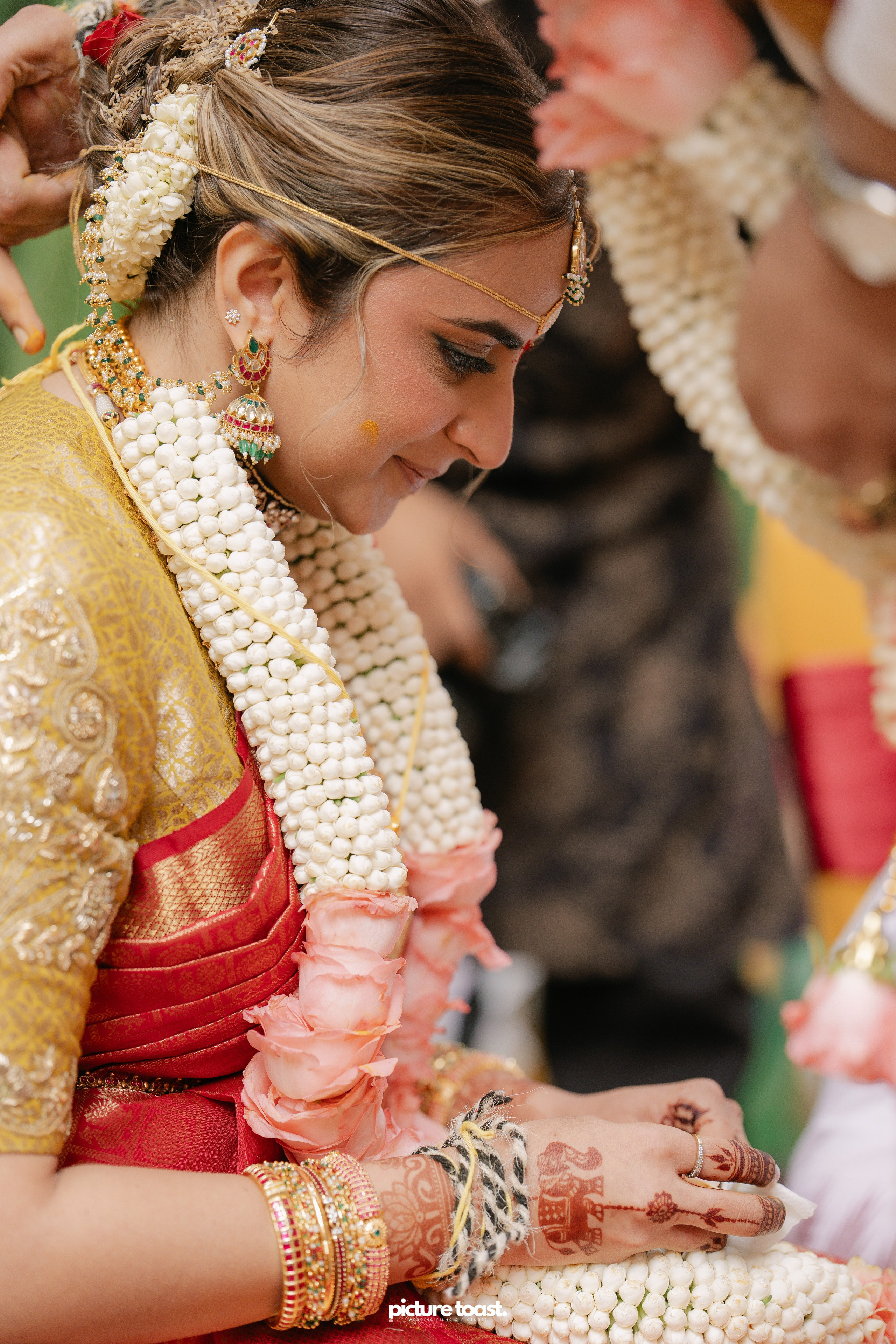 South Indian Wedding Ft. Aashna & Rajiv. Fine art Wedding Photographers in India & Canada
