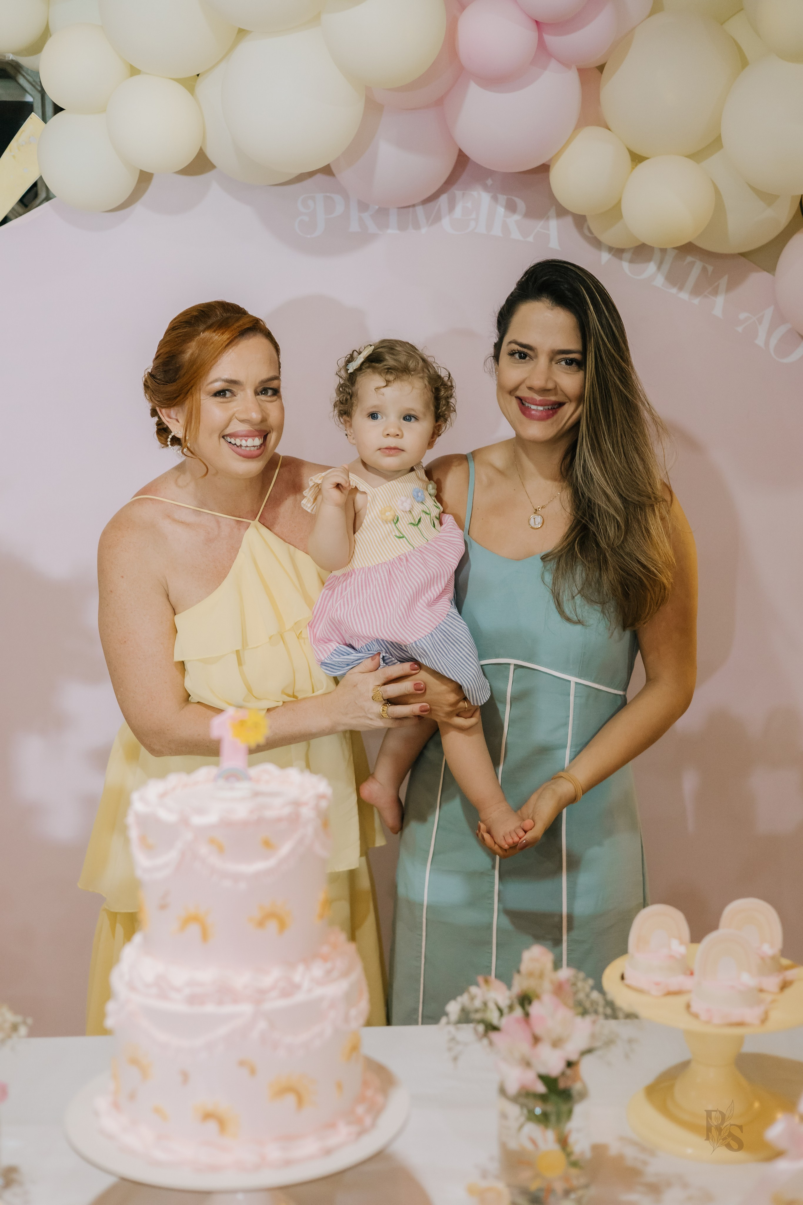 Aurora — 1 ano. Fotógrafo Richard Silvestre — Casamentos na Bahia