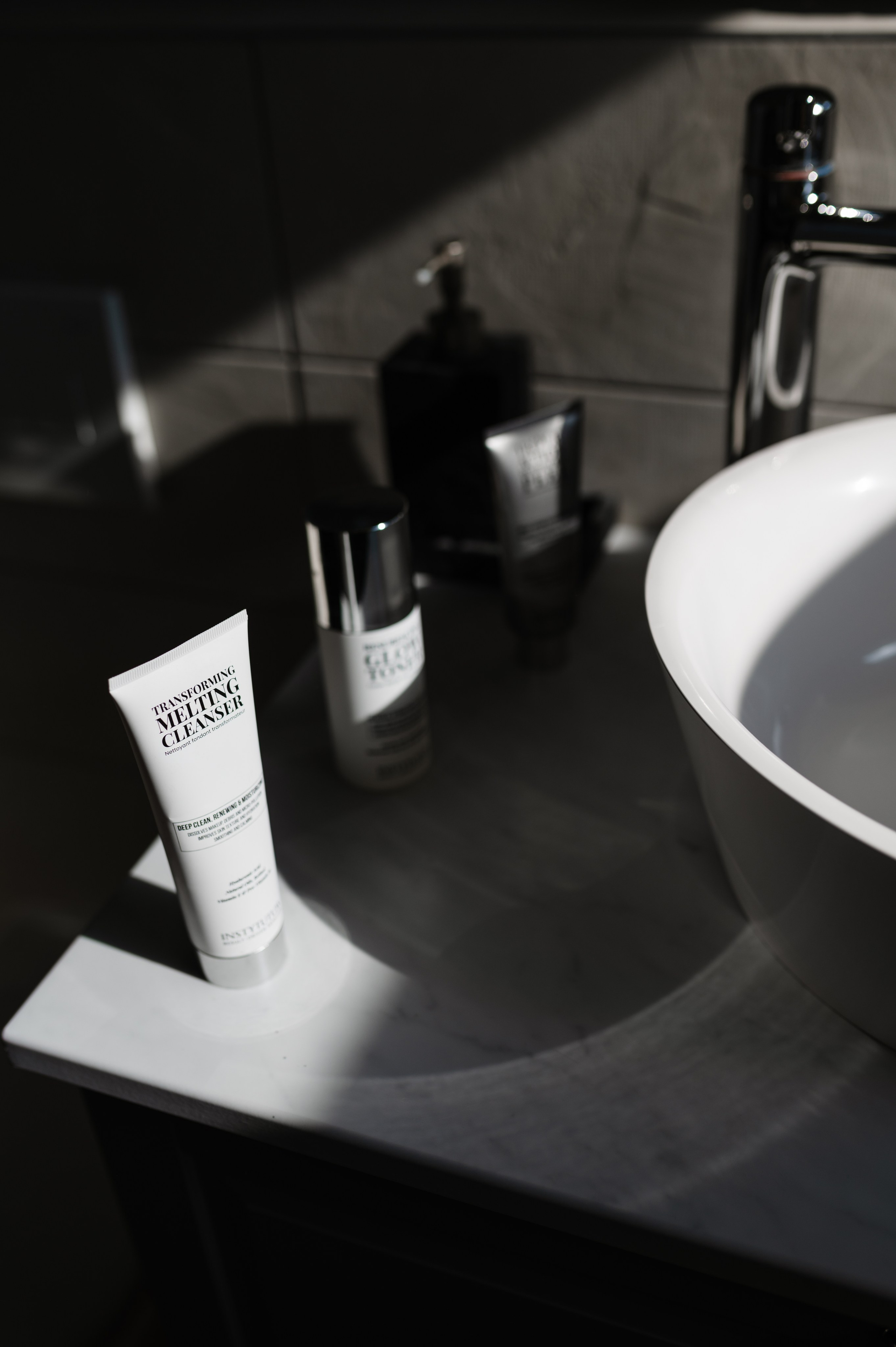 Skin&Care beauty shop. ANNA-MARIA PHOTO CONTENT CREATOR — фотограф, эстет, художник и визуальный эксперт в Instagram, работающий в Праге