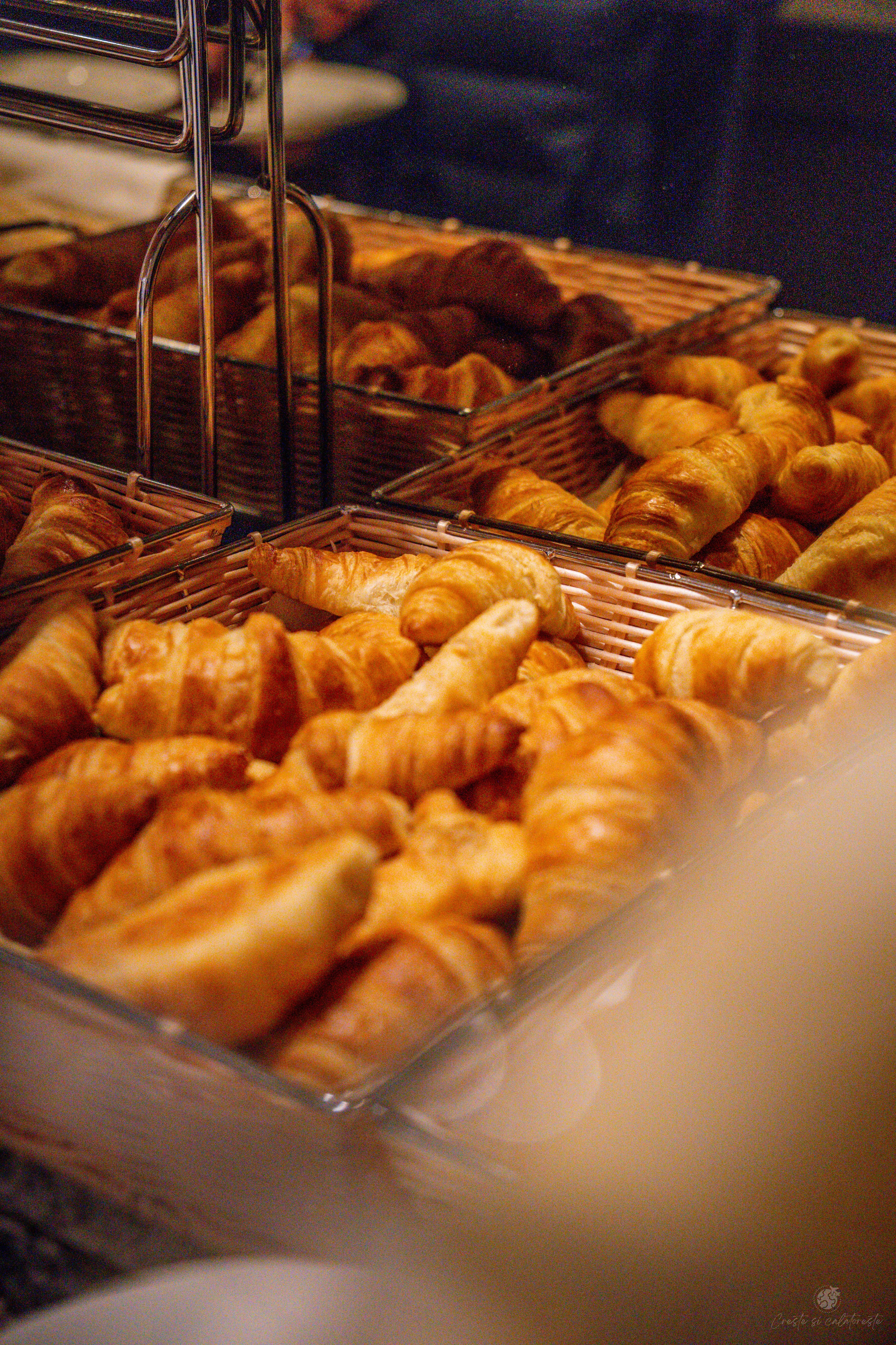 Ana Hotels. Creste si calatoreste