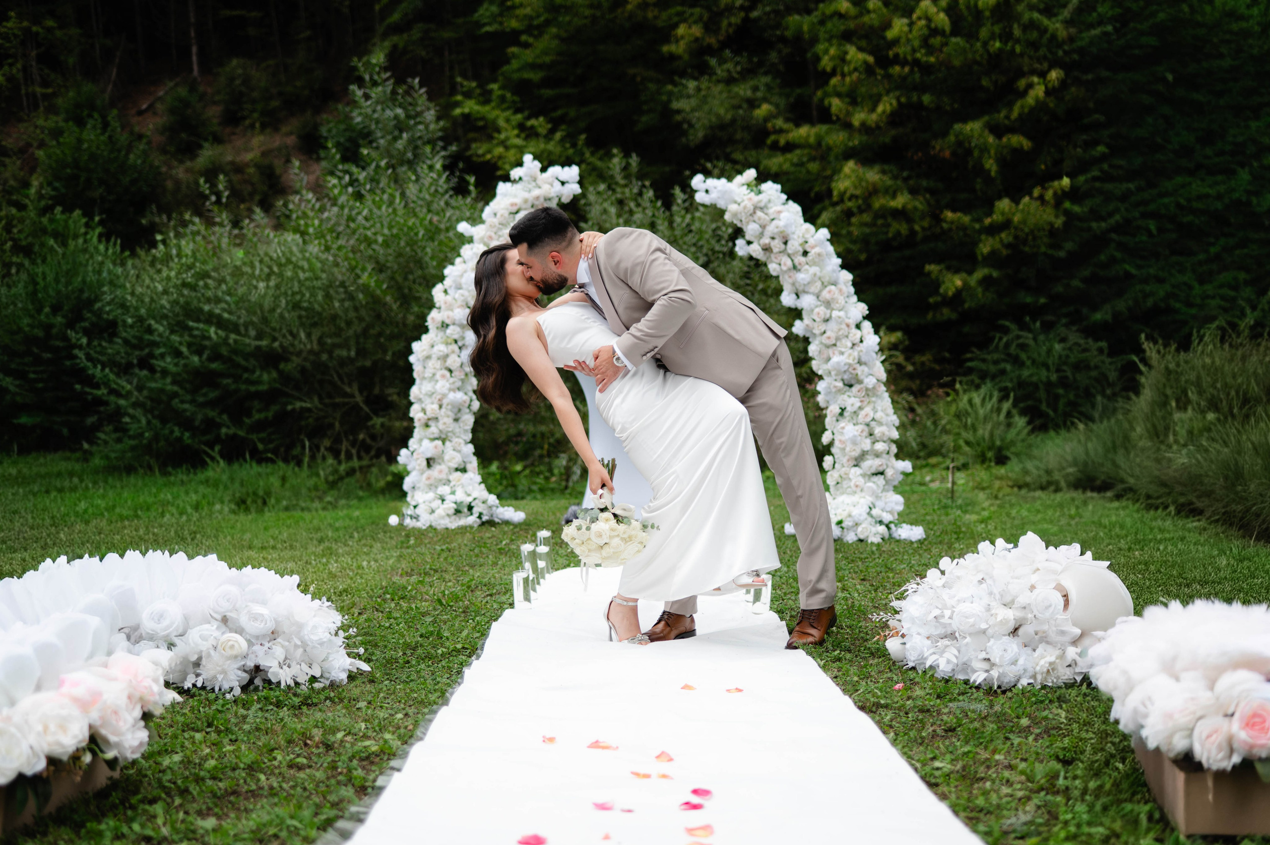 Bianca + Mihai. Alexandra Hanu Photographer