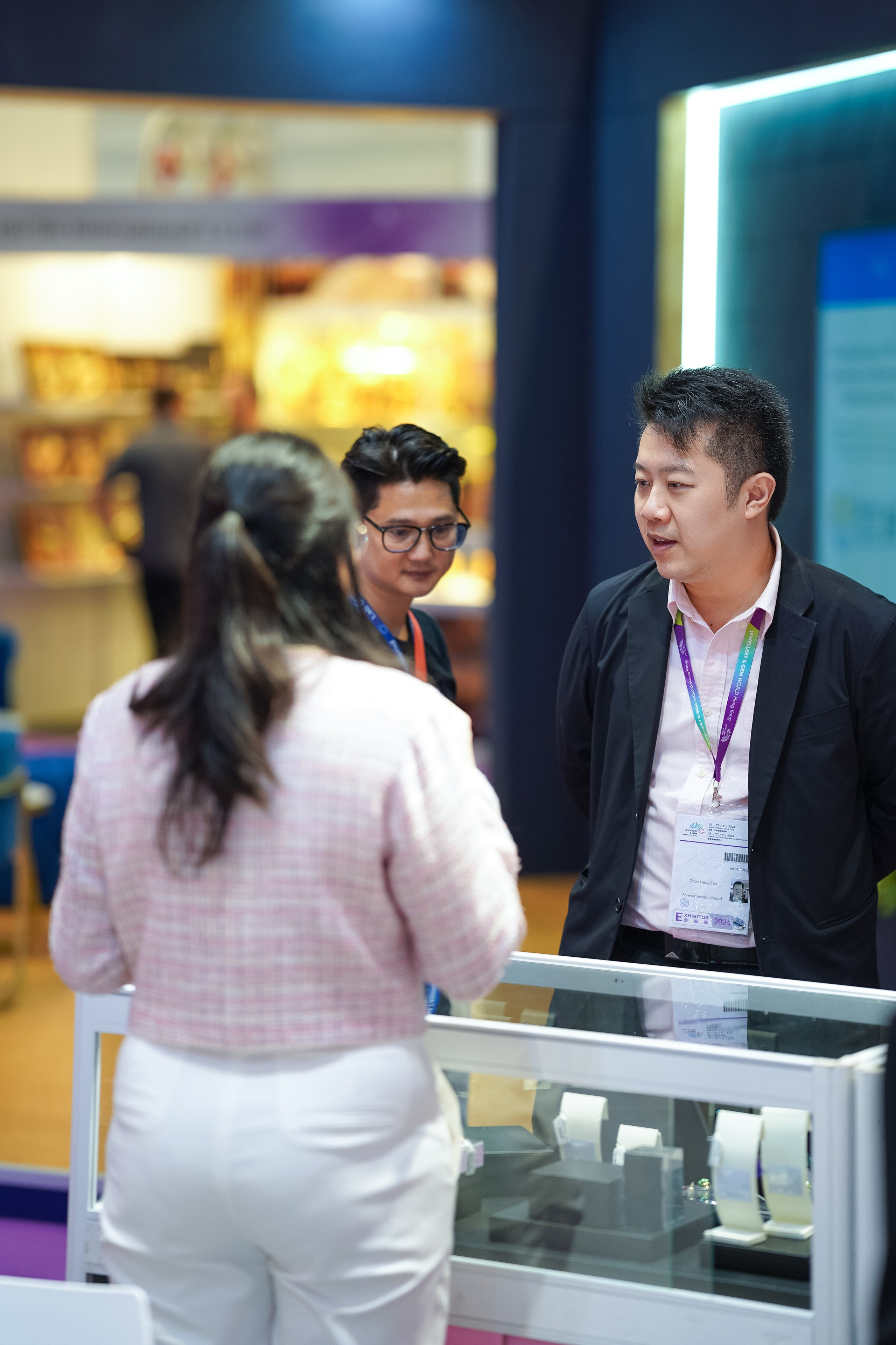 FOREVER5JEWELS. PHOTOGRAPHER IN HONG KONG (WEDDING, FASHION, FAMILY, EVENTS)