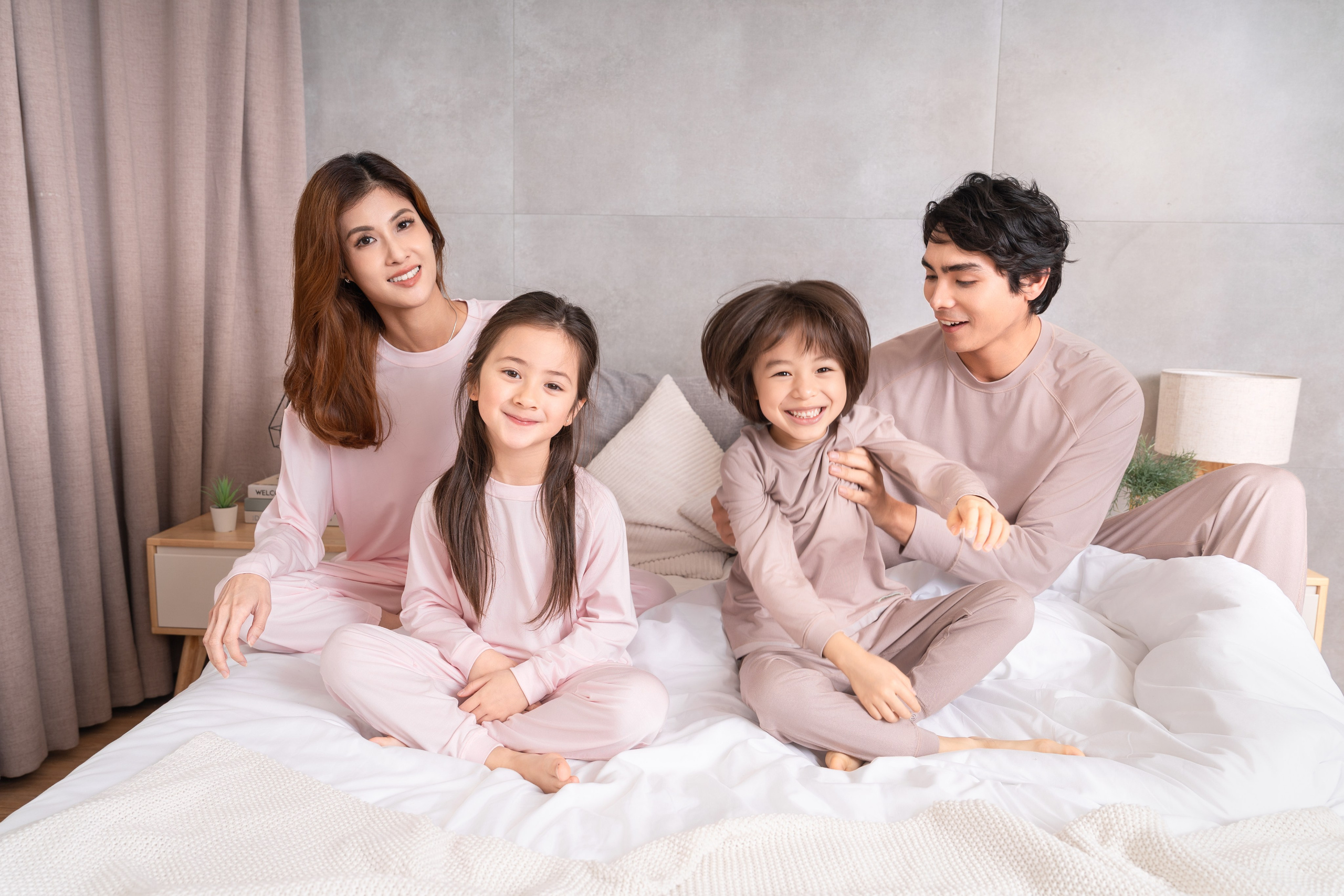 ECZEWEAR. ФОТОГРАФ В ГОНКОНГЕ (СВАДЬБЫ, FASHION, СЕМЕЙНЫЕ, МЕРОПРИЯТИЯ, ФОТОПРОГУЛКИ)