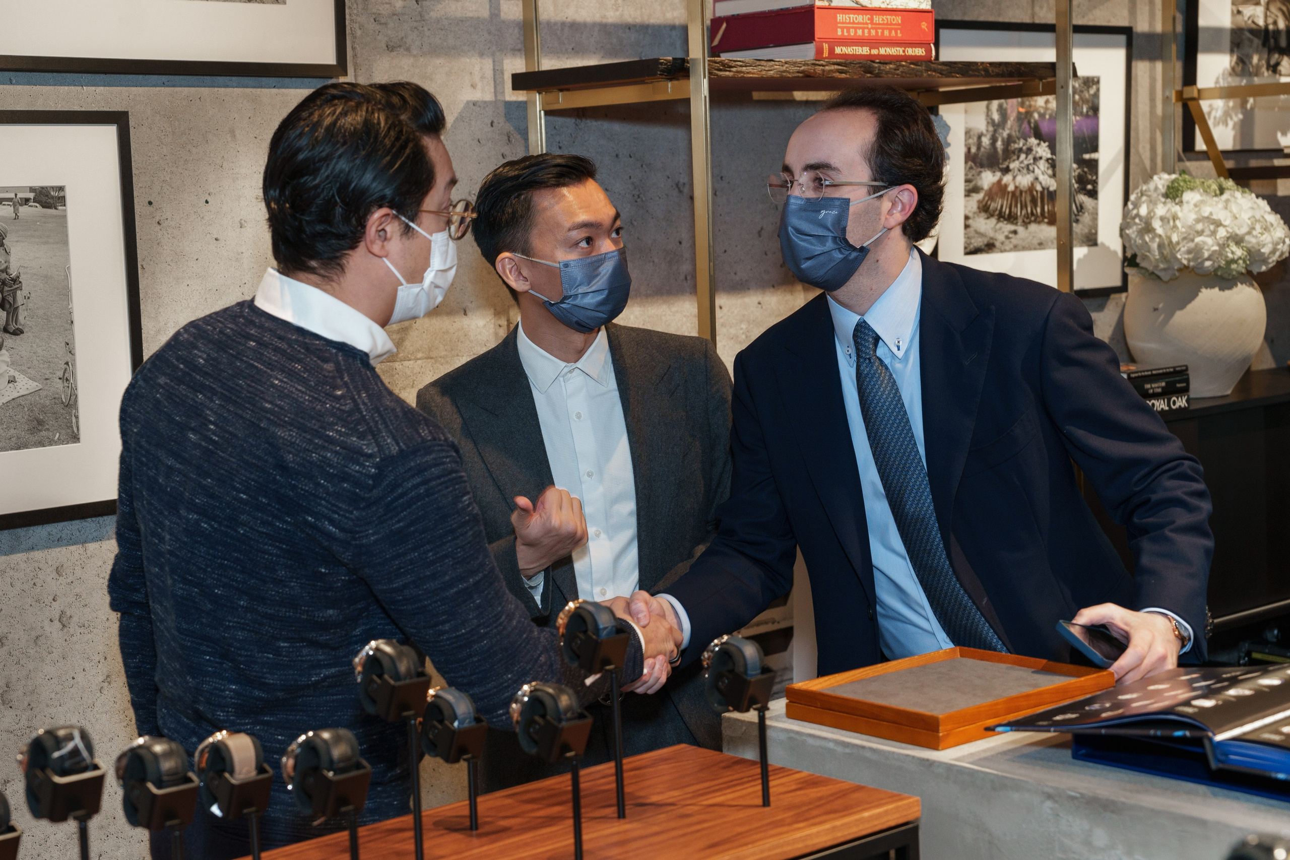 WATCHBOX. ФОТОГРАФ В ГОНКОНГЕ (СВАДЬБЫ, FASHION, СЕМЕЙНЫЕ, МЕРОПРИЯТИЯ, ФОТОПРОГУЛКИ)