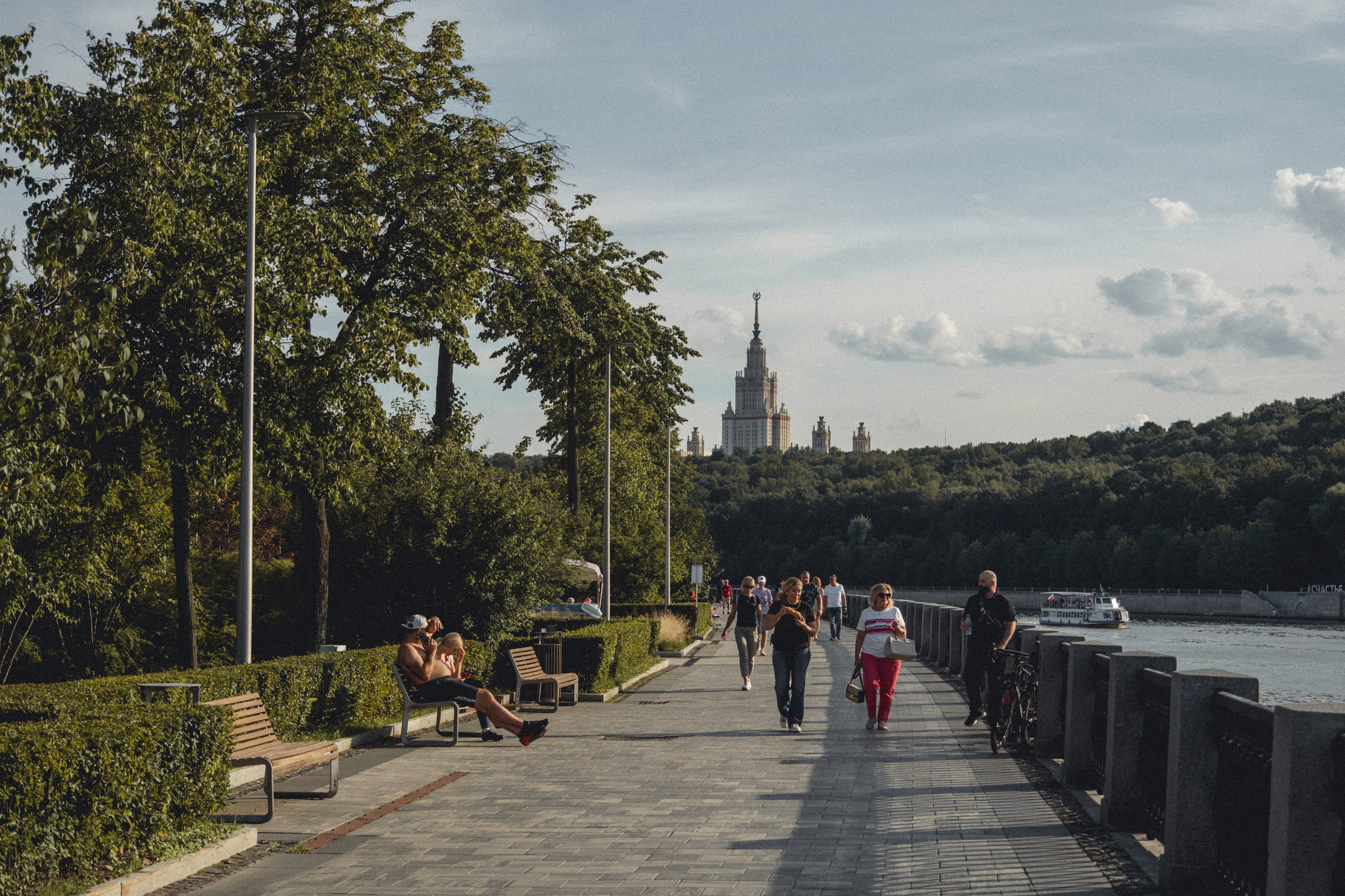 Воробьевы Горы. Photographe sur Cote d’Azur. Portraits de familles, couples, enfants, événements