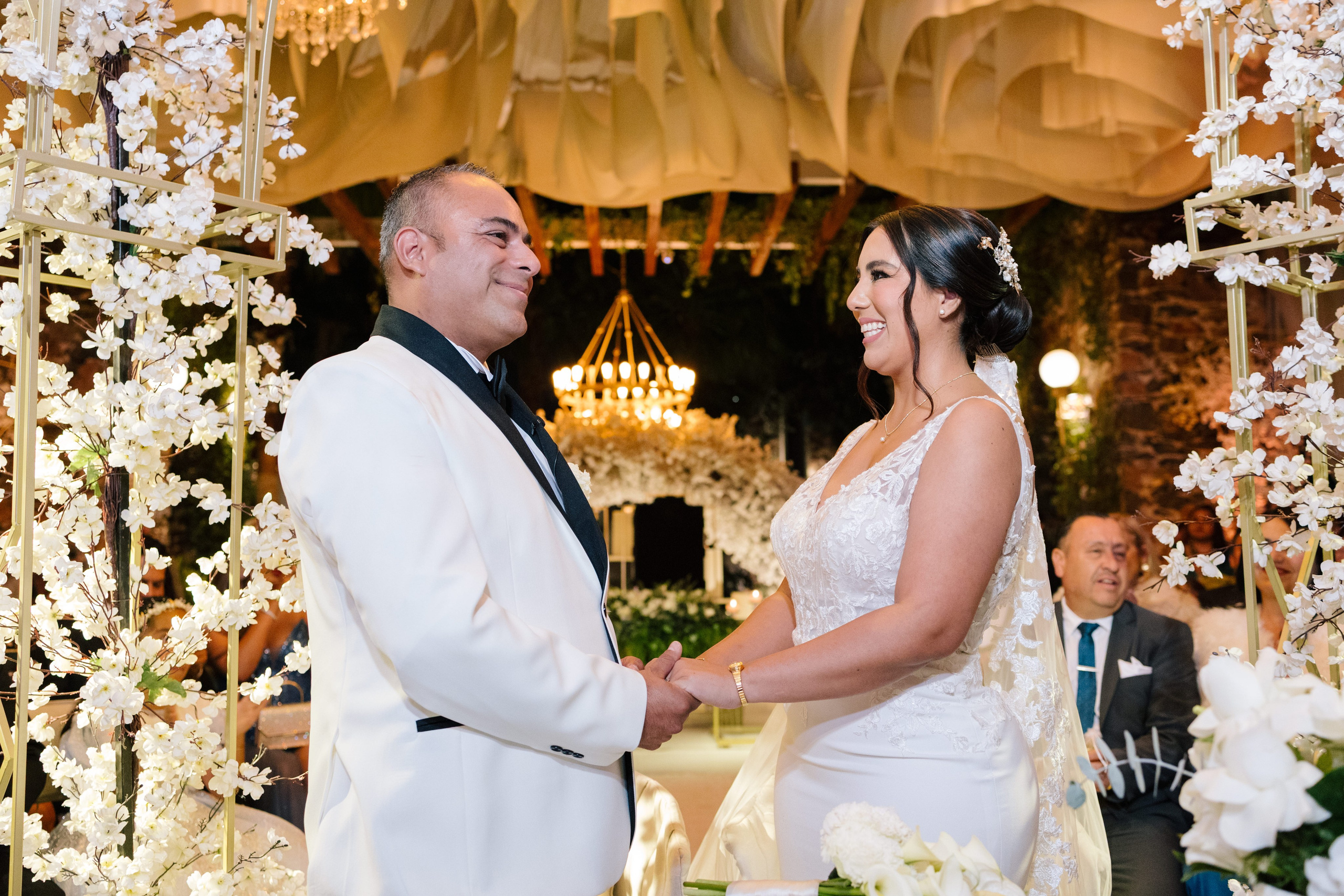 Alejandra y Salvador. Principal