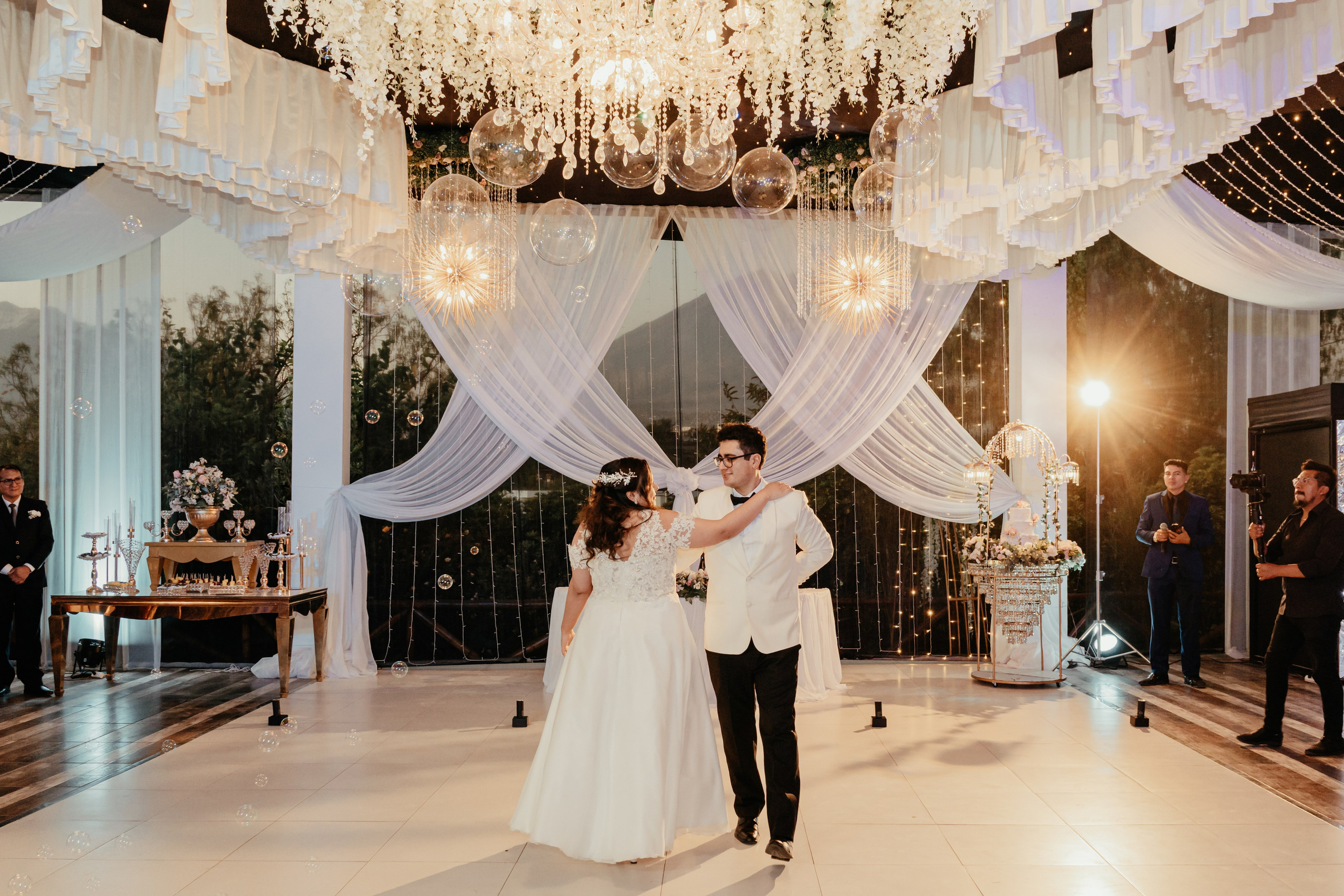 VANIA + LUIS BODA CIVIL. Studio KVTA | Fotografía y Video de Bodas en Arequipa