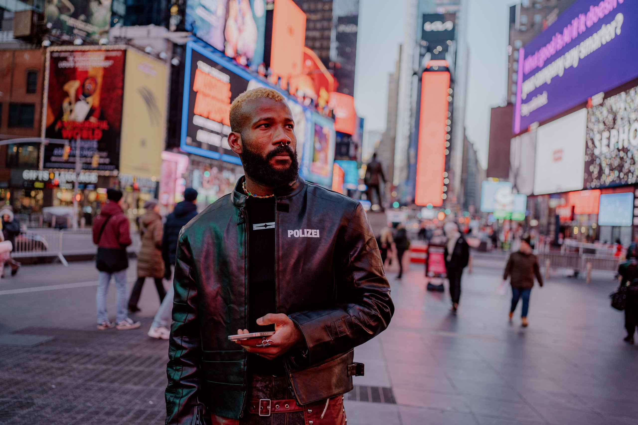 Times Square and 5th avenue. Videographer and photographer in New York // MAKAROV.VIDEO