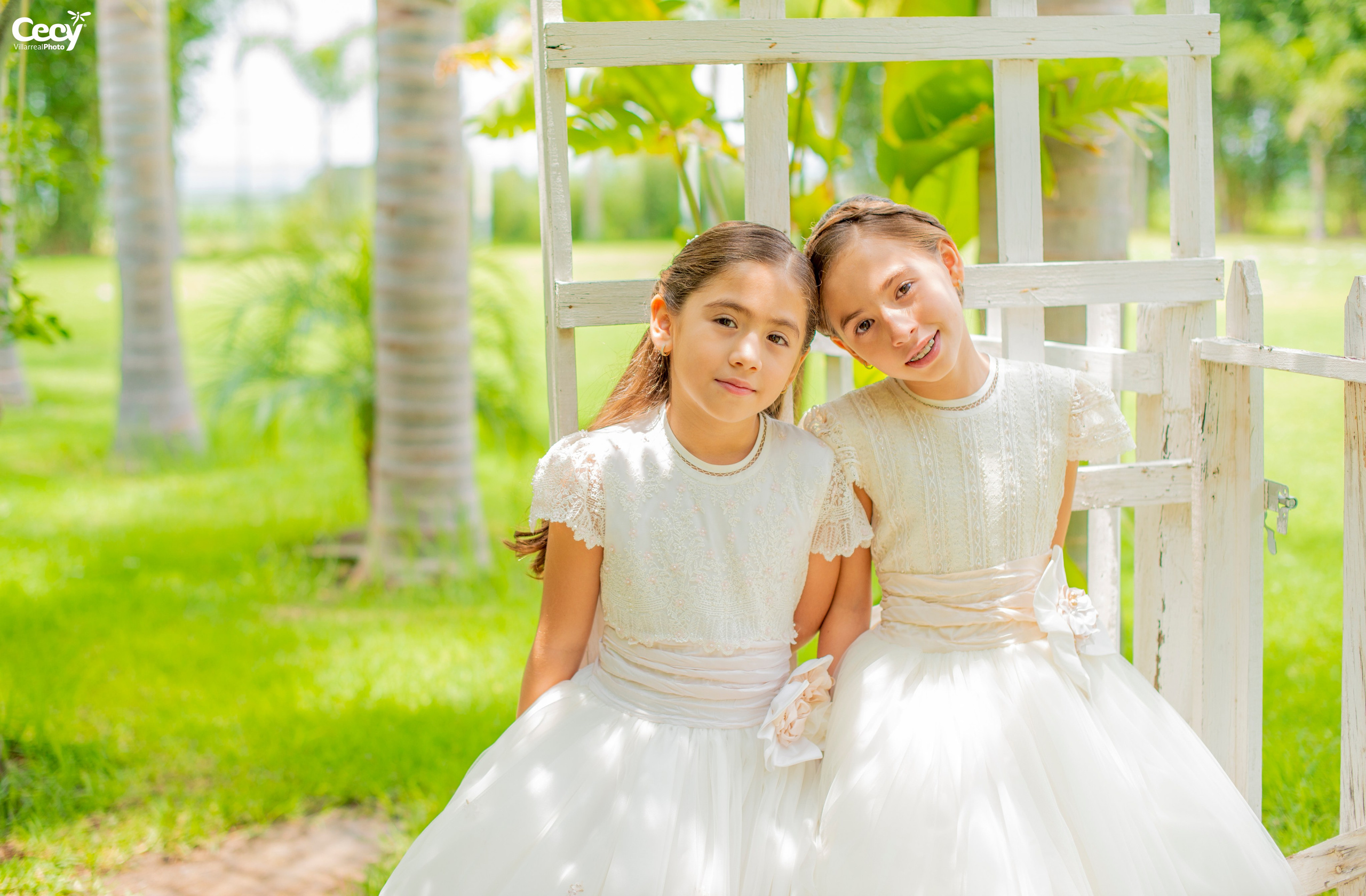 DAFNE Y SARA - PRIMERA COMUNIÓN