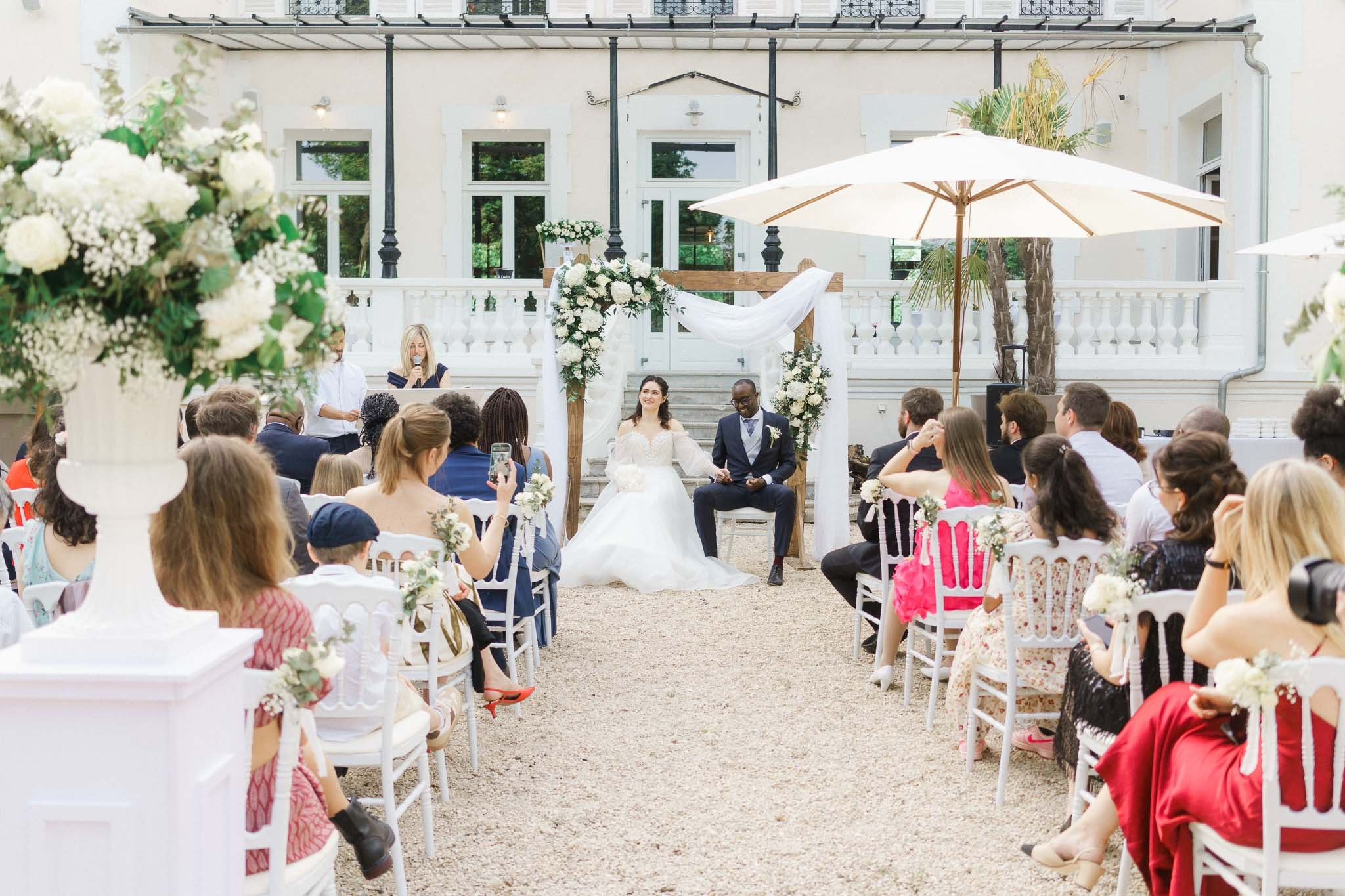 K& F, destination wedding photographer in L’Orangerie de l’Orée du Bois, France