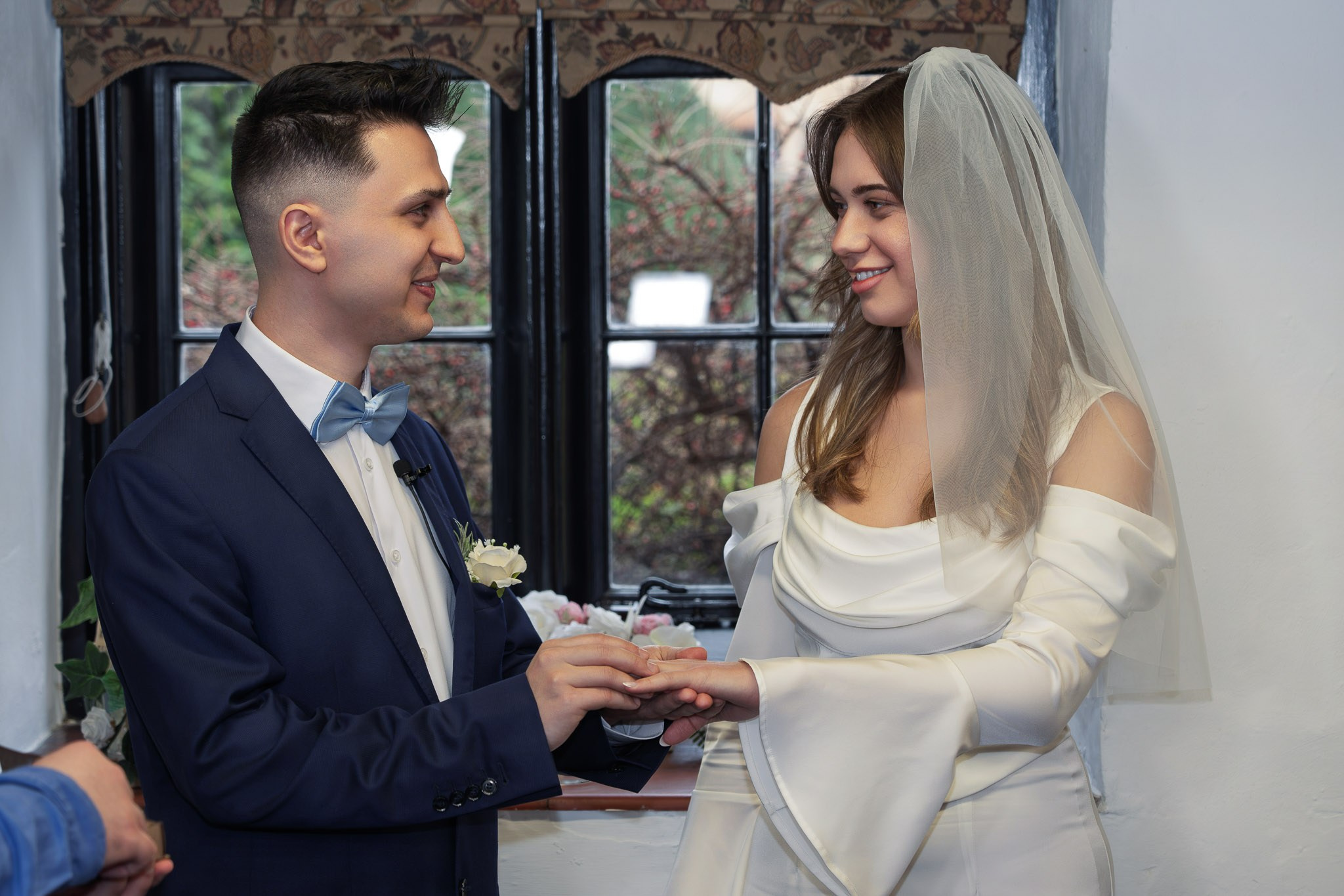 Book a wedding photographer and videographer in London. Wedding photographer in United Kingdom