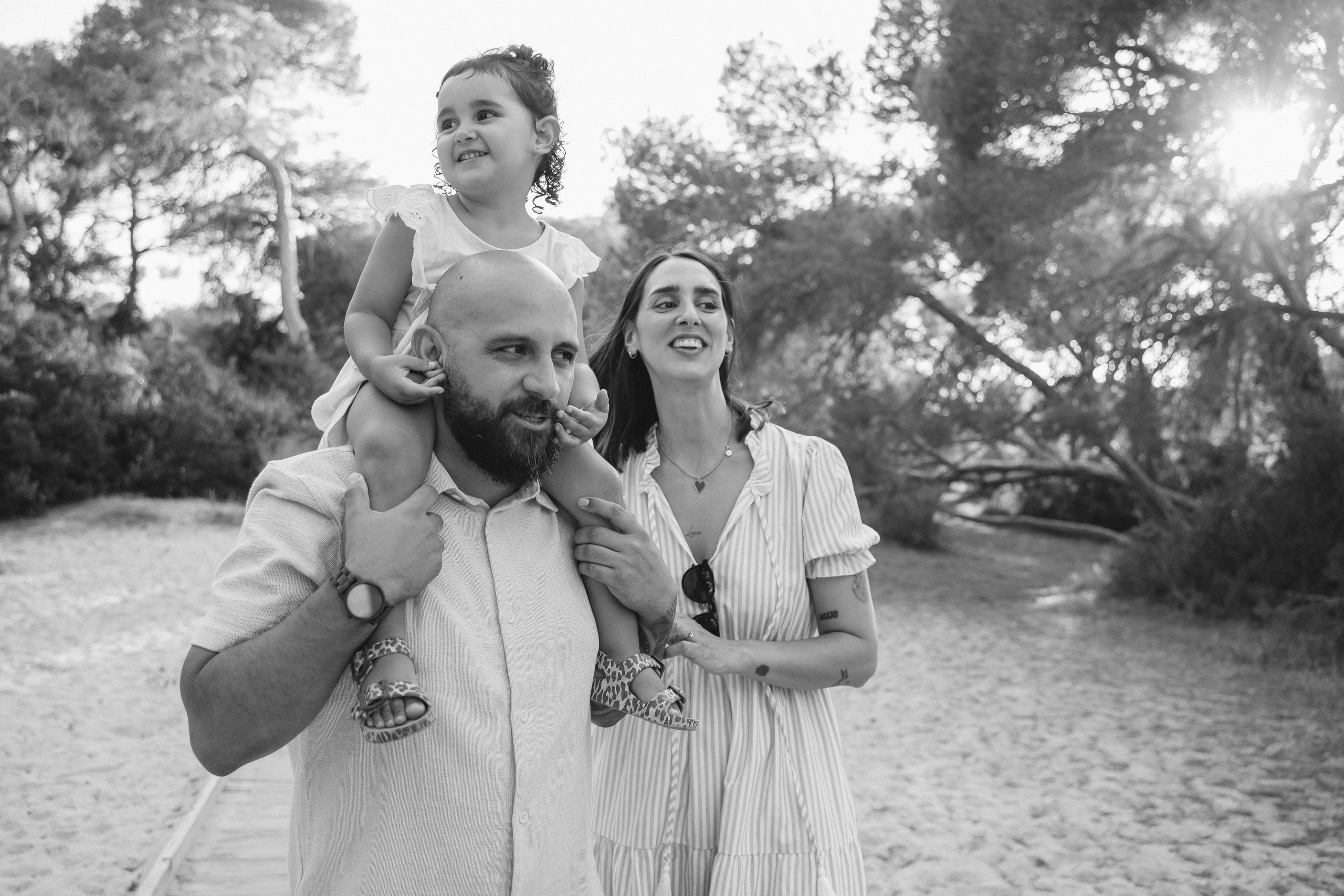 Rebeca, Roman y Laia. Fotógrafa de bodas y familias en España, Valencia: Nadia ProFoto