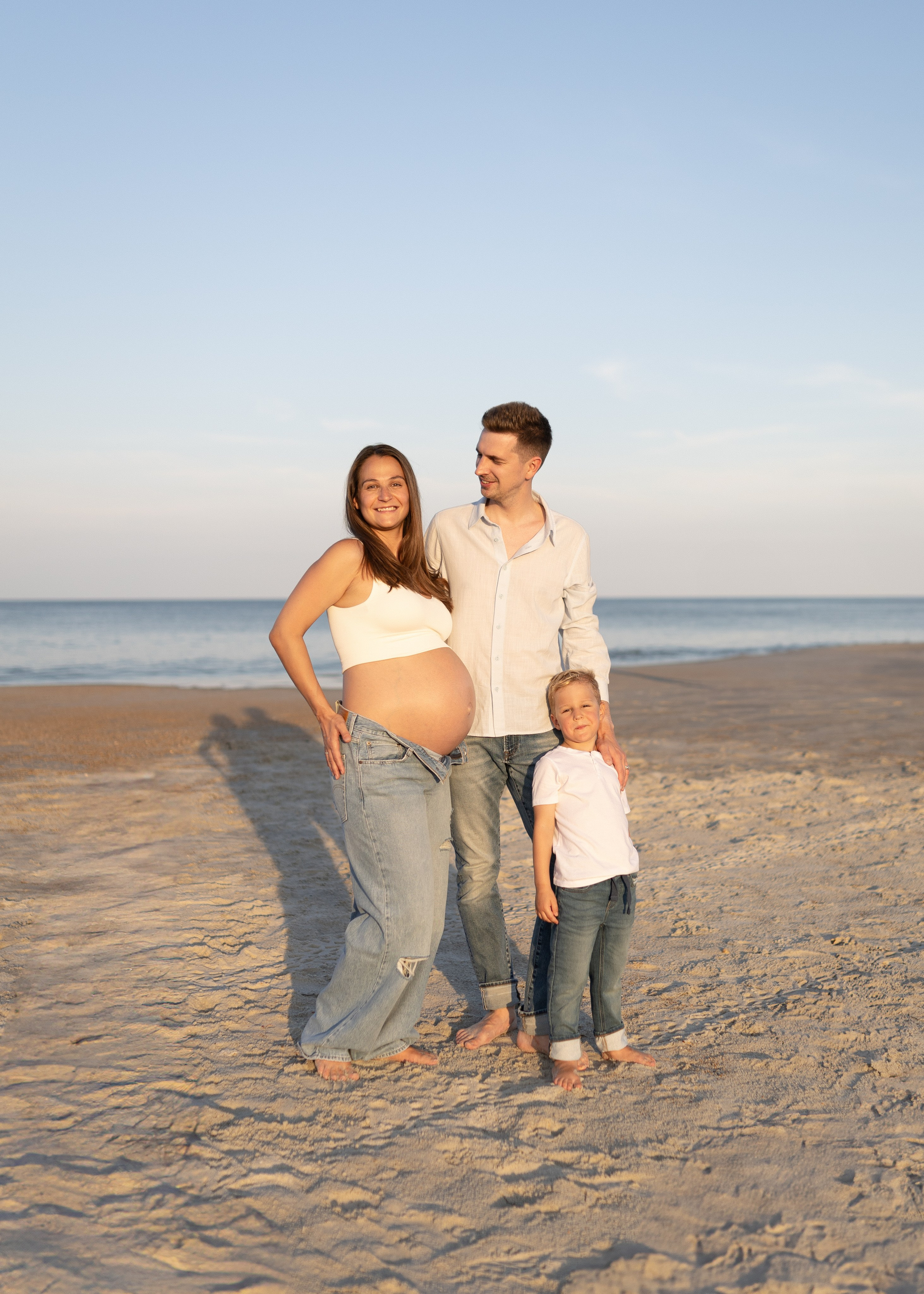 T + A Maternity at the Beach. Portrait and couples photographer in Florida, Valeriia Honcharova