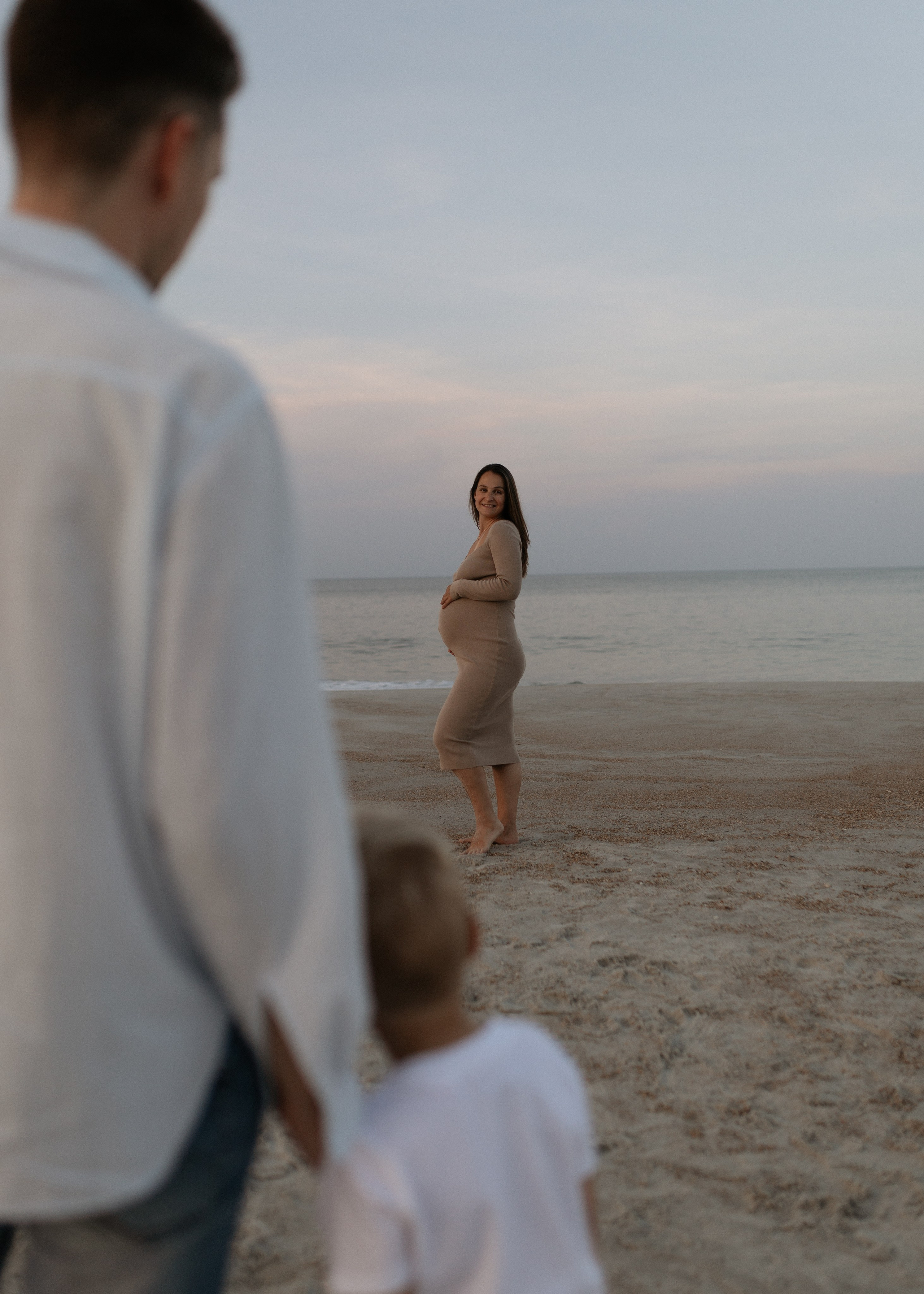 T + A Maternity at the Beach. Portrait and couples photographer in Florida, Valeriia Honcharova