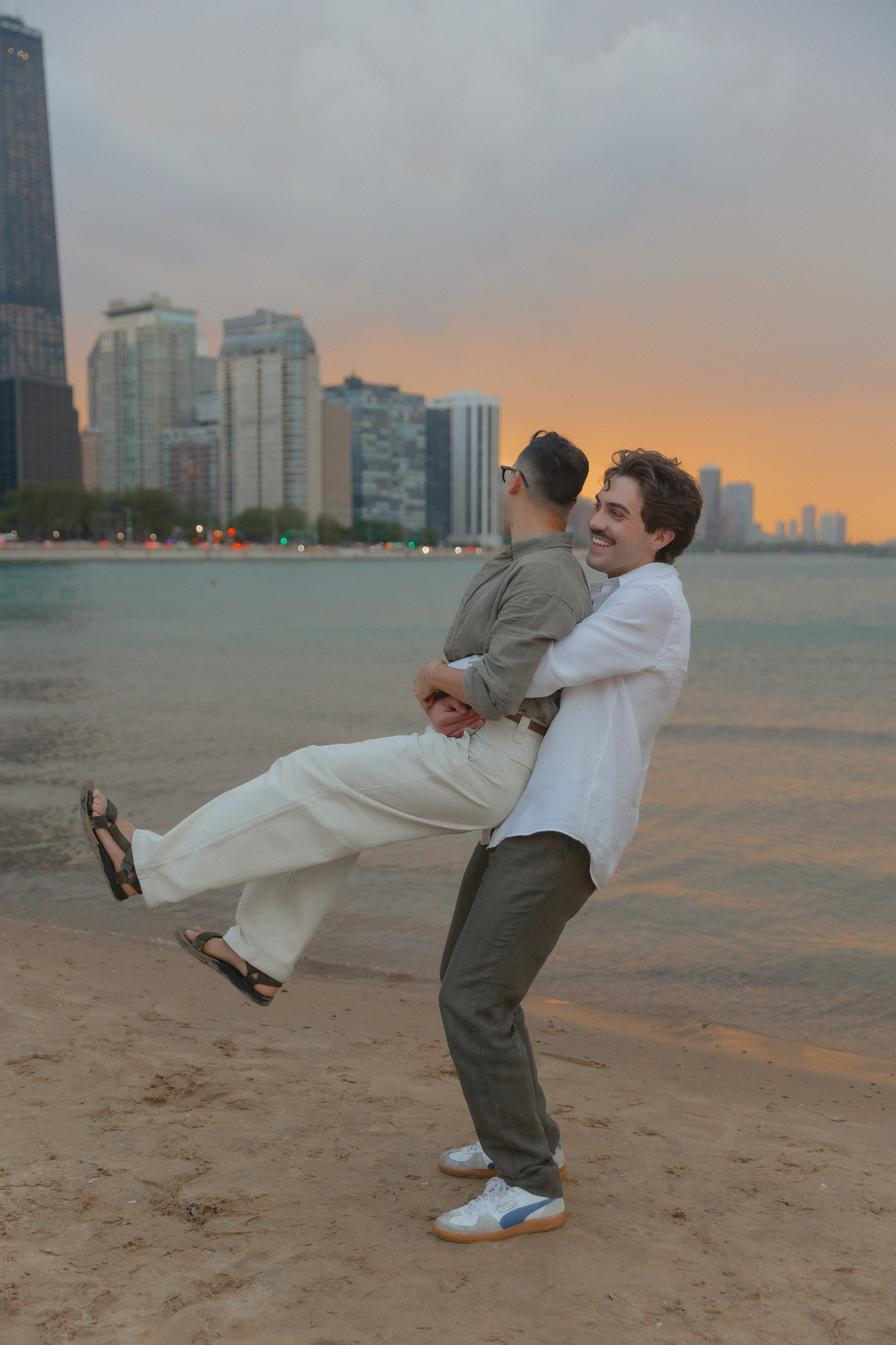 Neil&Alex. Couple photographer in Chicago