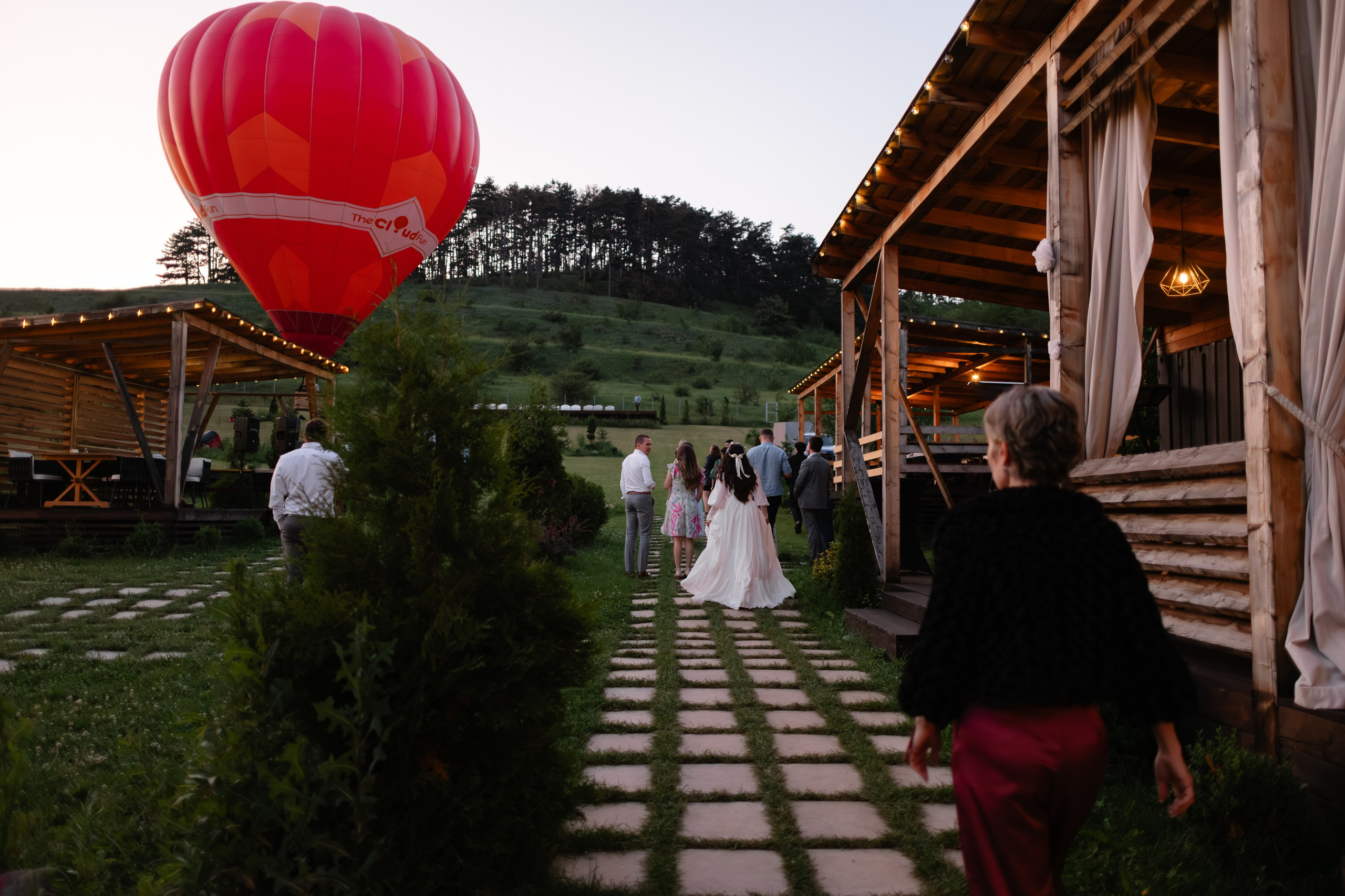 Flori & Cosmin. Main