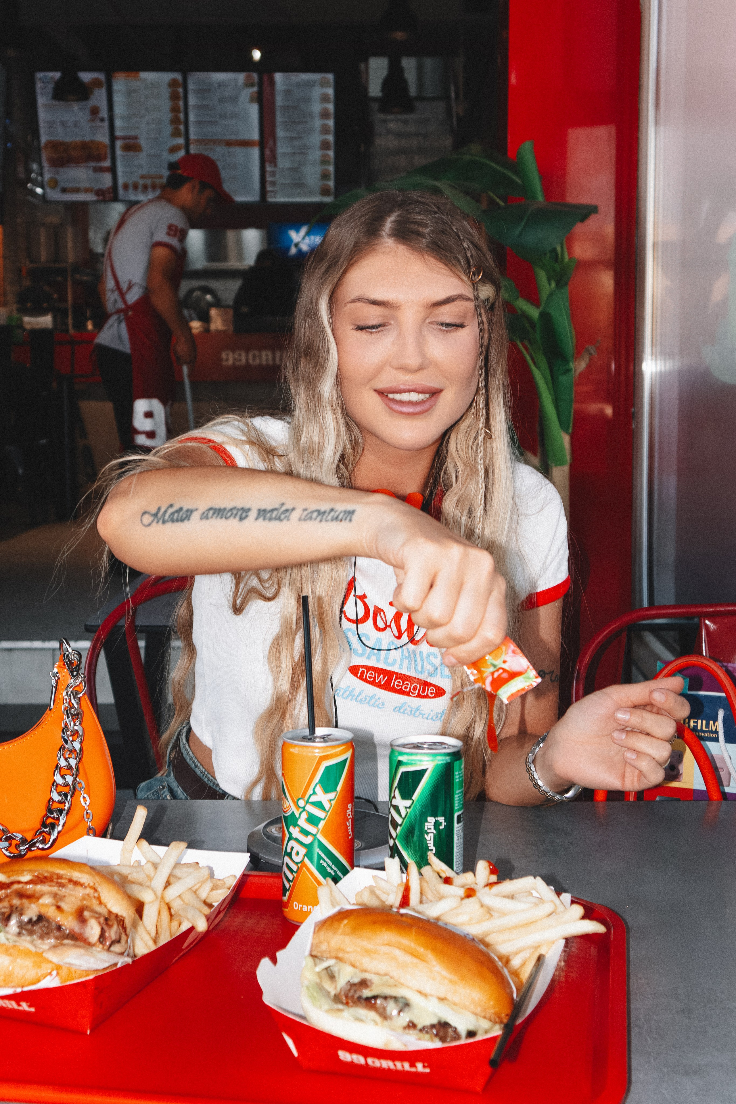 Vika — 2000s Burger Vibes. Veronika Basova | Photographer | Cinematic & Magazine | Amman, Jordan