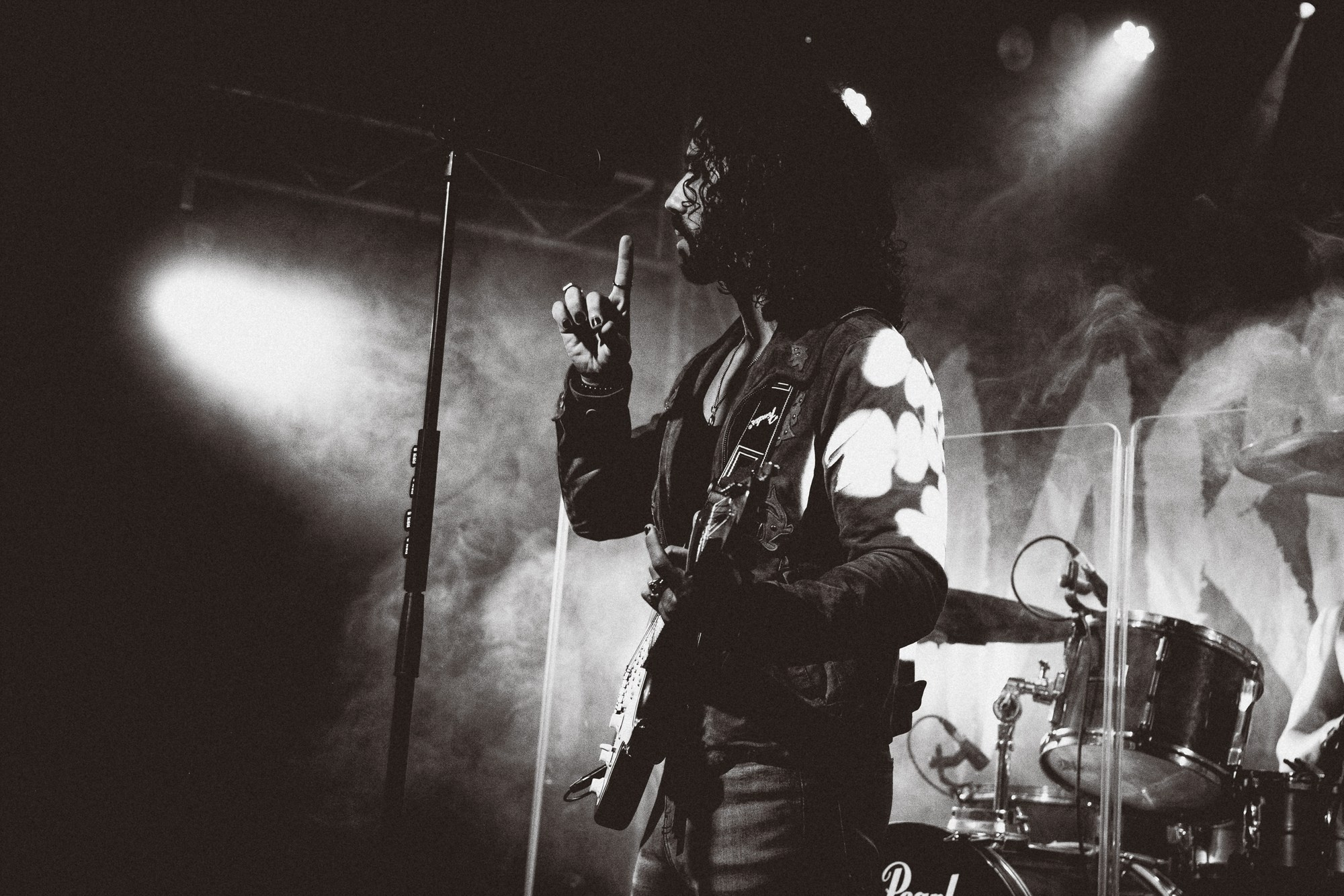 DENISDENIS — reportaje fotográfico del concierto en la Sala Marearock (Alicante) | FOTKAI