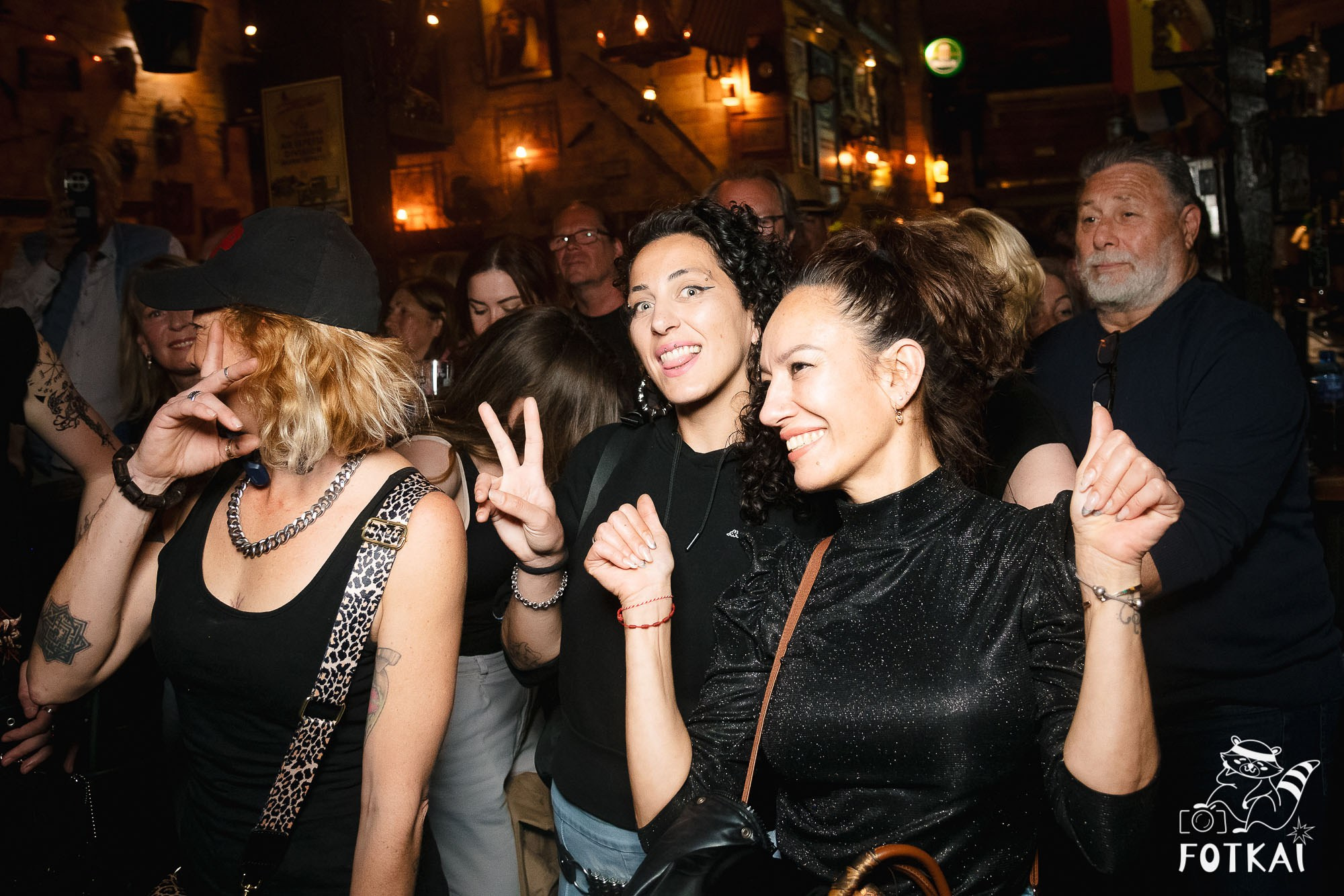 Amy Winehouse Tribute at El Paso Bar (March 28) — Live Concert Photo Report | FOTKAI