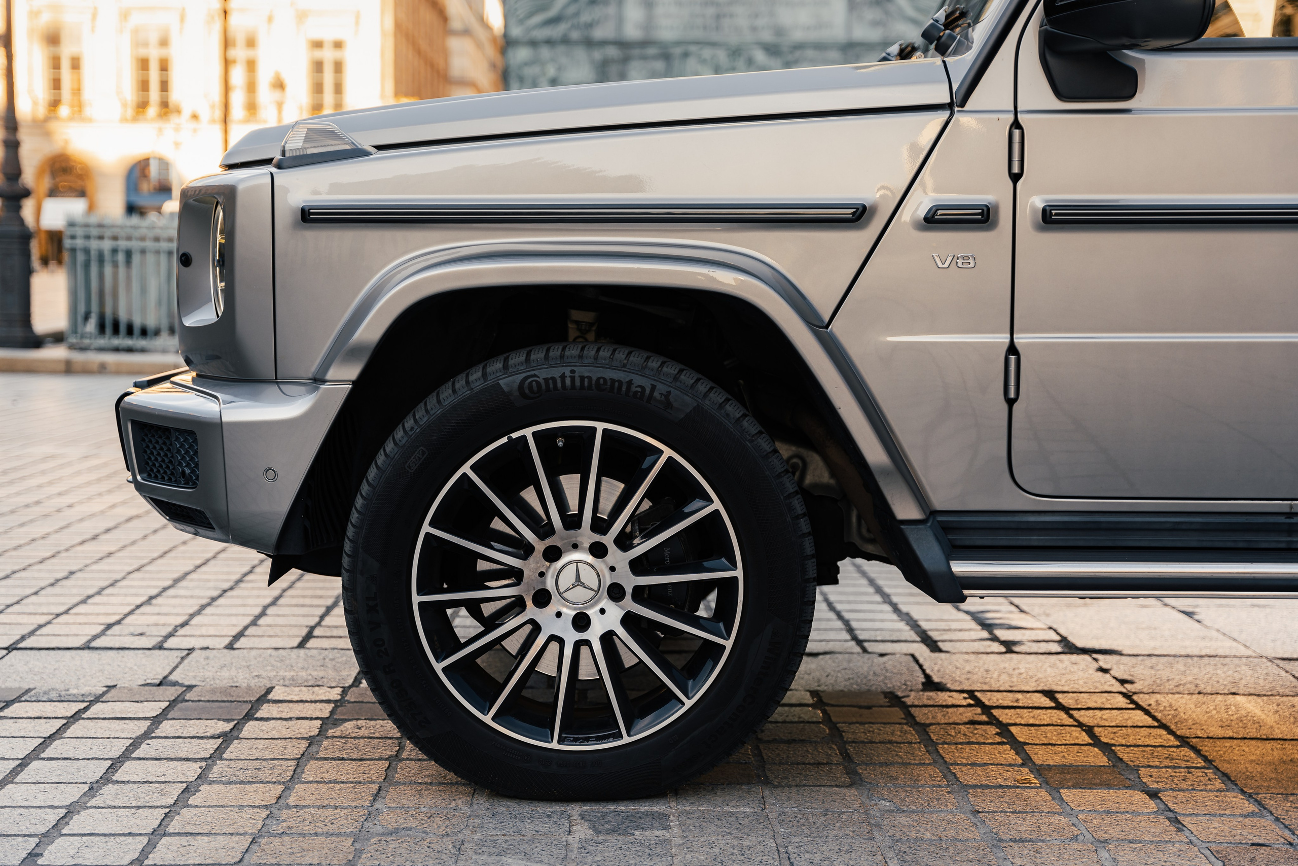 Mercedes Benz G500. Photographer in Paris — Vitalii Motruk