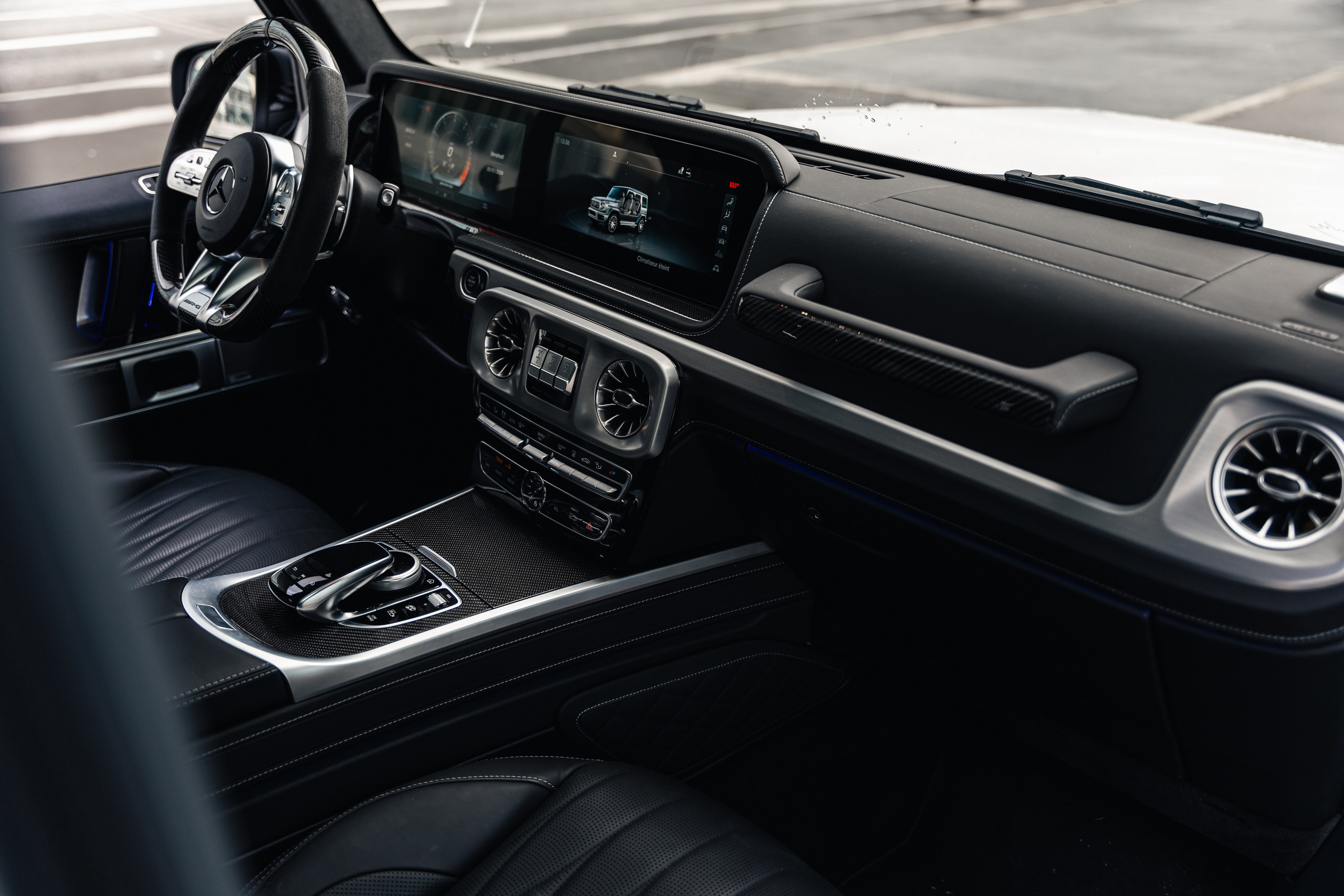 Mercedes-Benz G63 AMG. Photographer in Paris — Vitalii Motruk