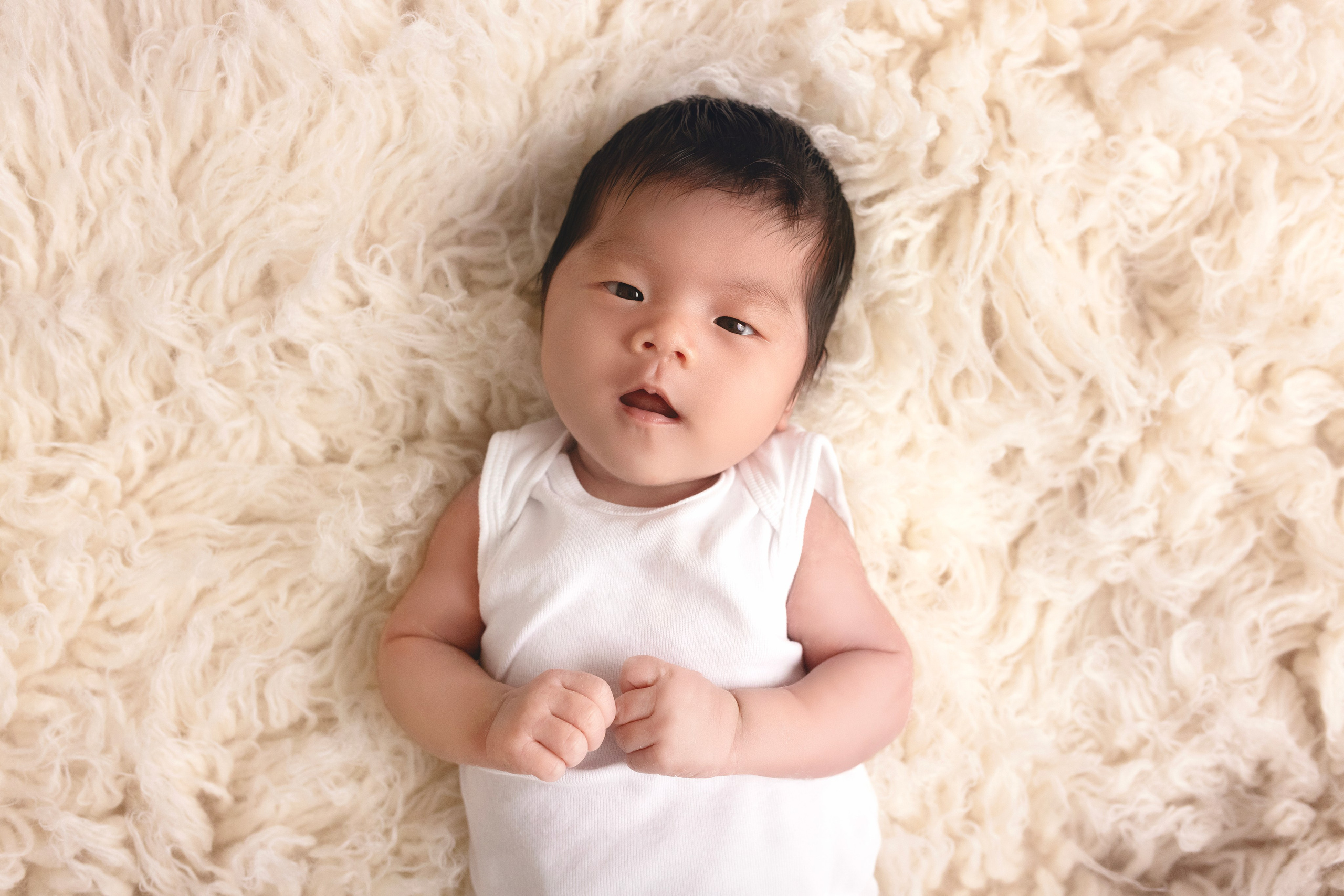 Newborn Shoot Zwolle – Puur & Liefdevol Vastgelegd. Familie en huwelijksfotograaf in Zwolle Overijssel