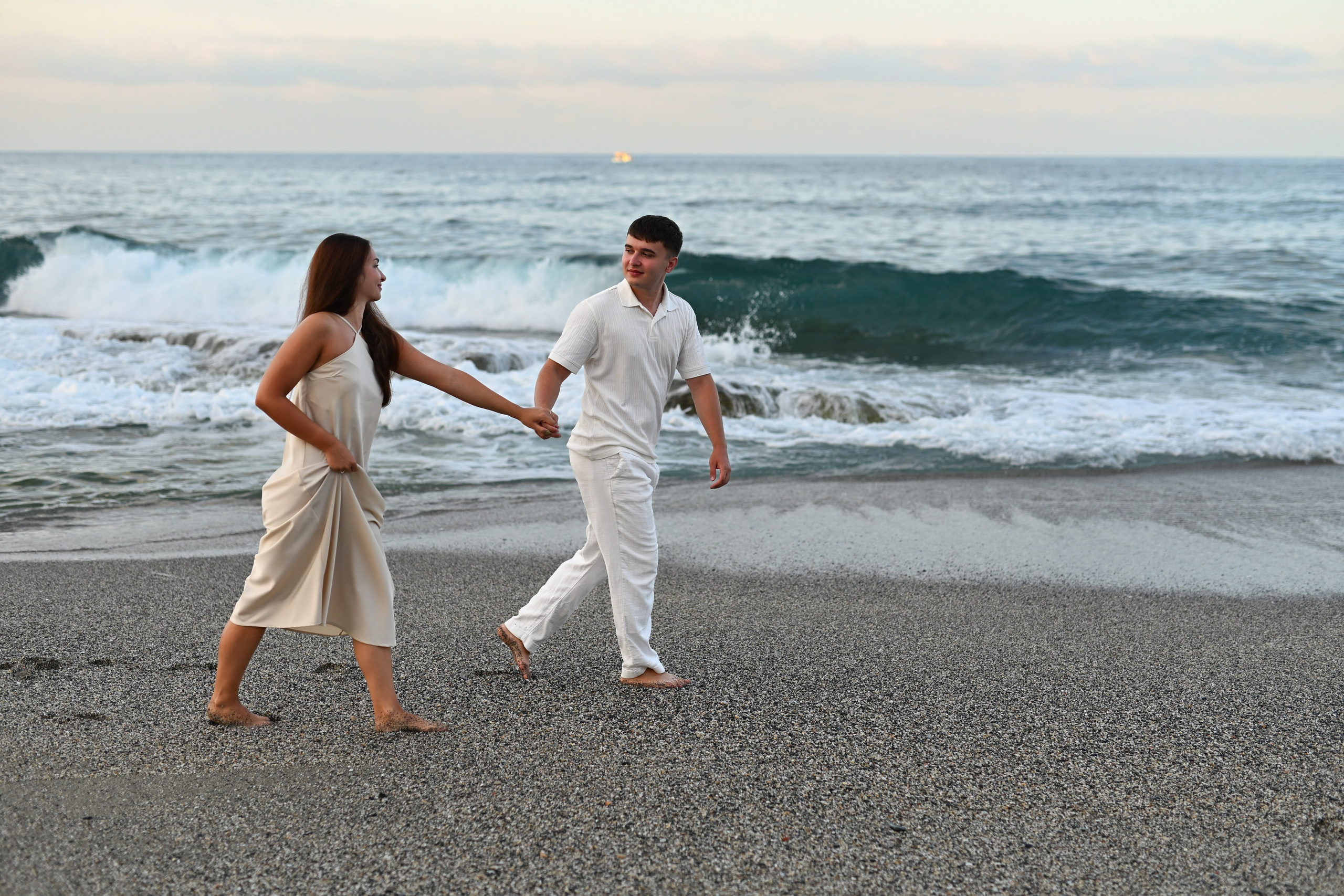 Love story на пляже Улаш. Photographer in Alanya, Side, Manavgat. Türkiye