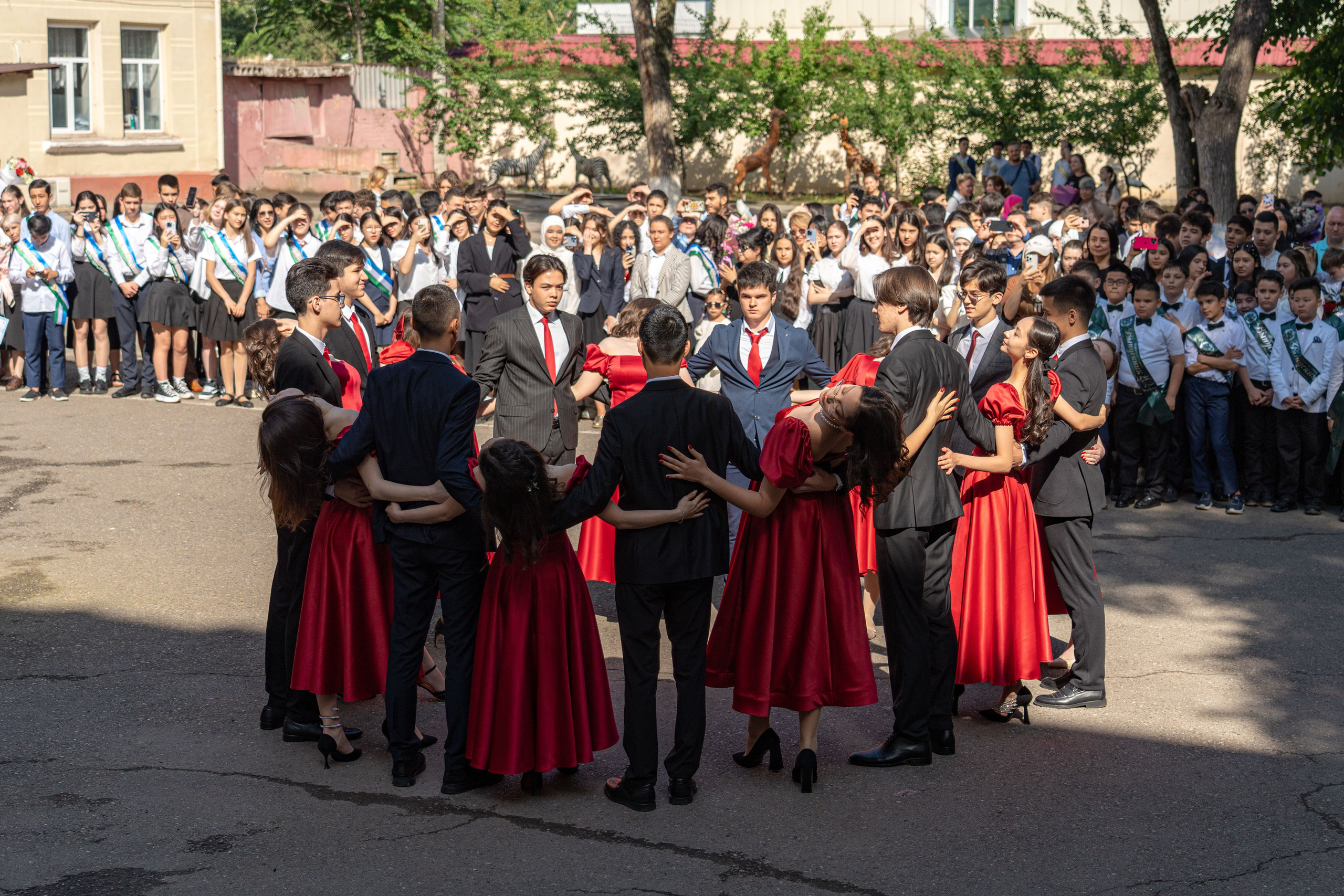 «Последний звонок» в школах Ташкента. Георгий Намазов | Фотограф в Ташкенте