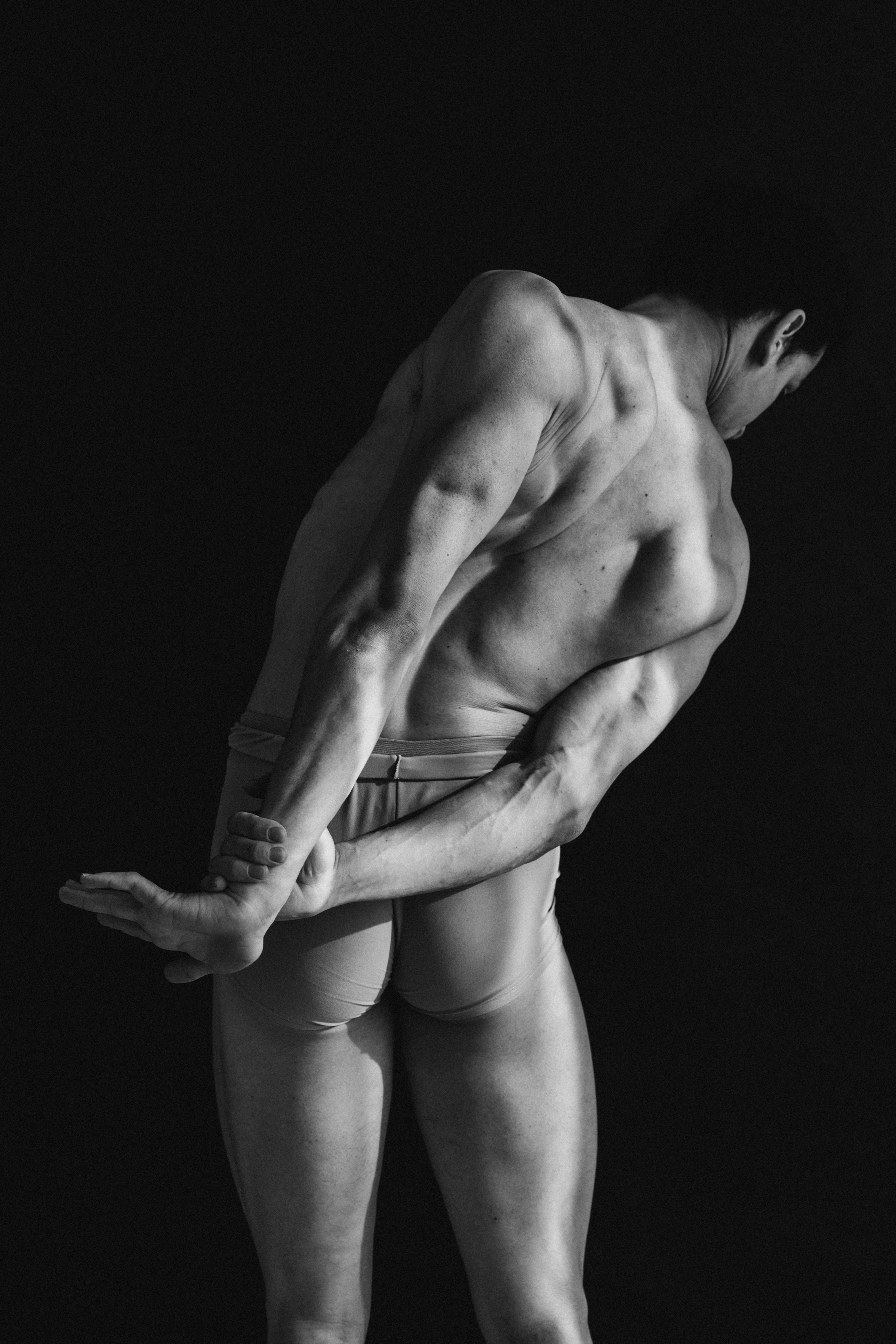 DANCERS. Victoria Olonen – Cinematic Portrait Artist | Helsinki & Europe
