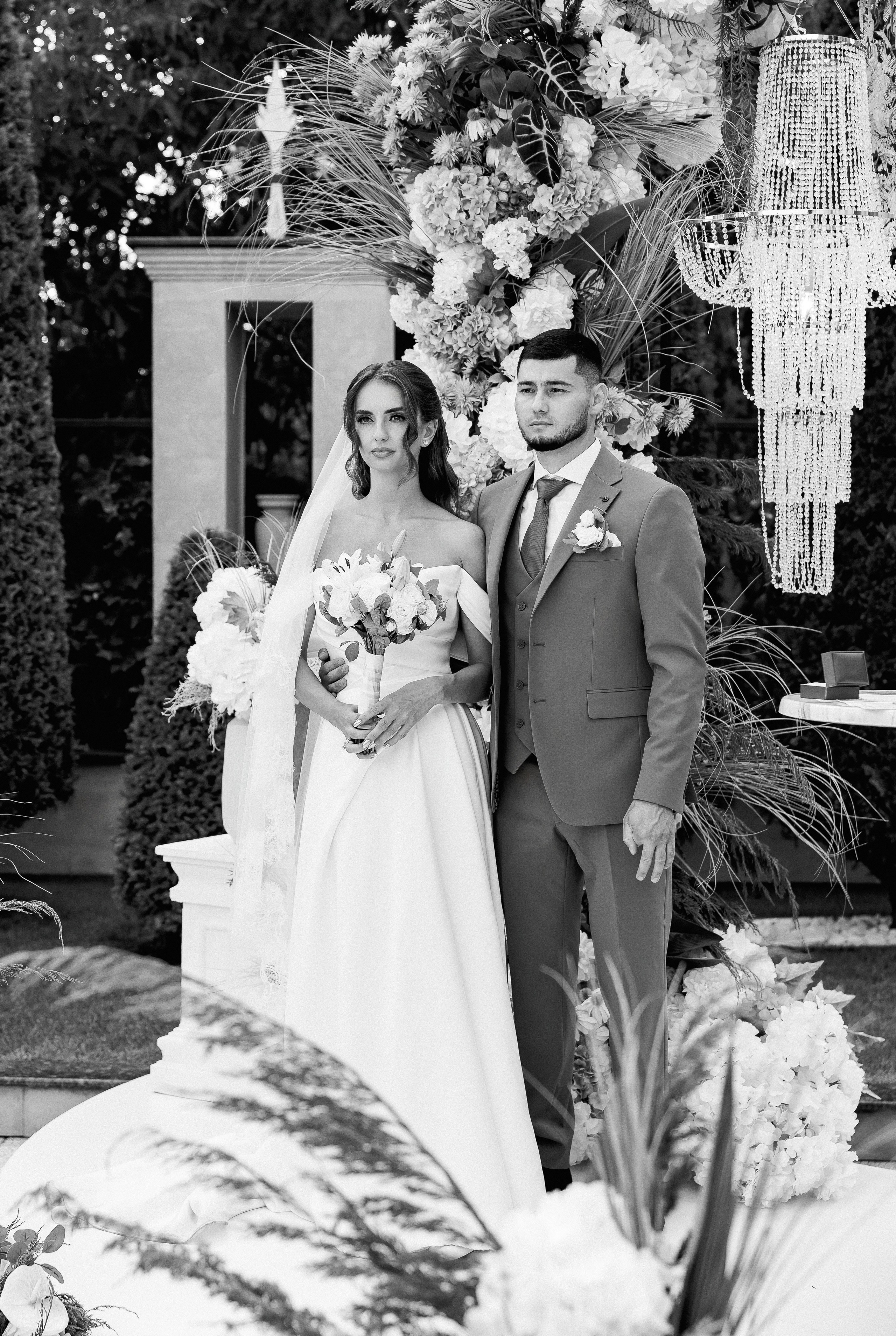 Eugen & Livia — Grand Elysee — Wedding Day. Servicii Foto și Video 067188353