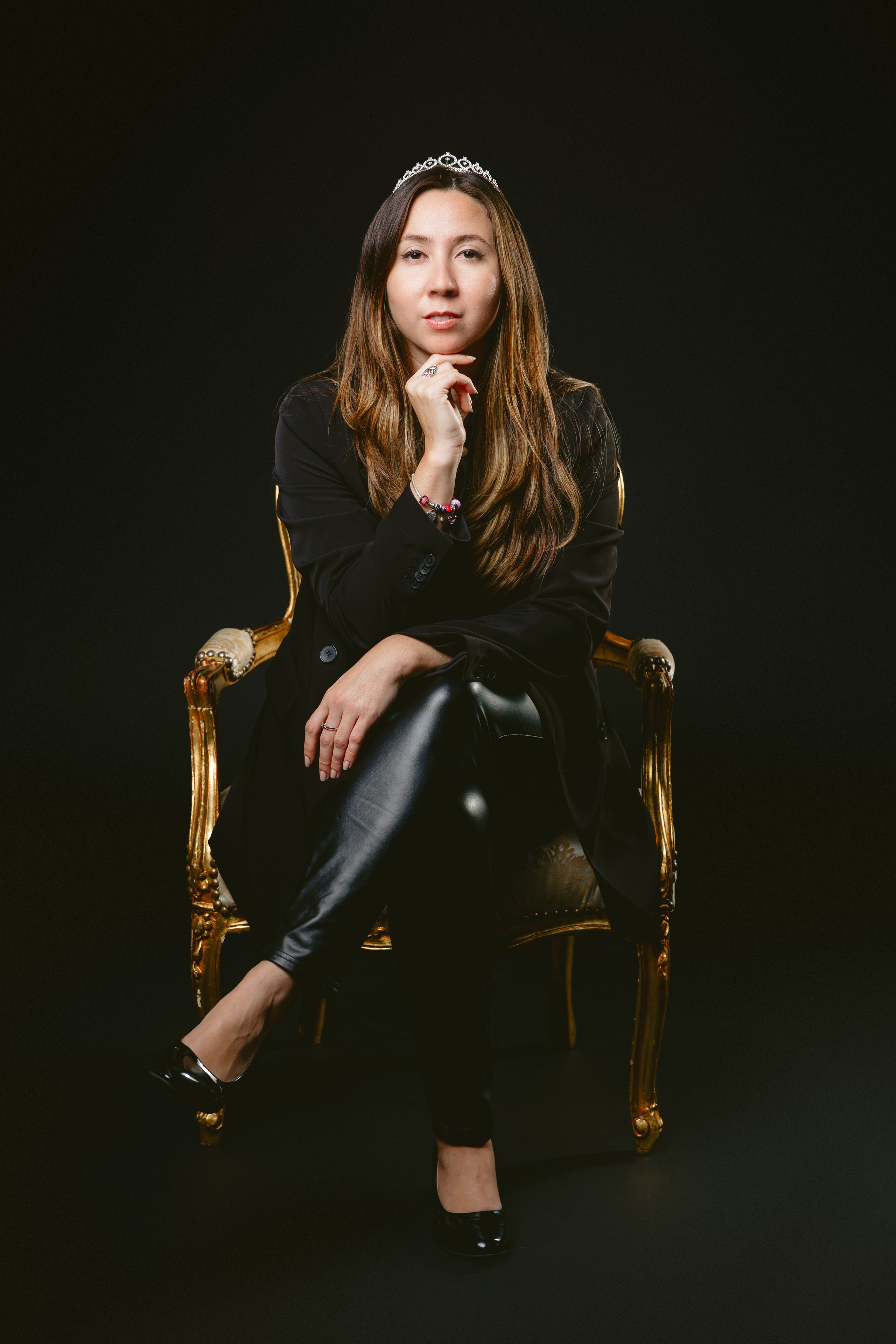 Bold in Black: Chiara. Giandamorgana