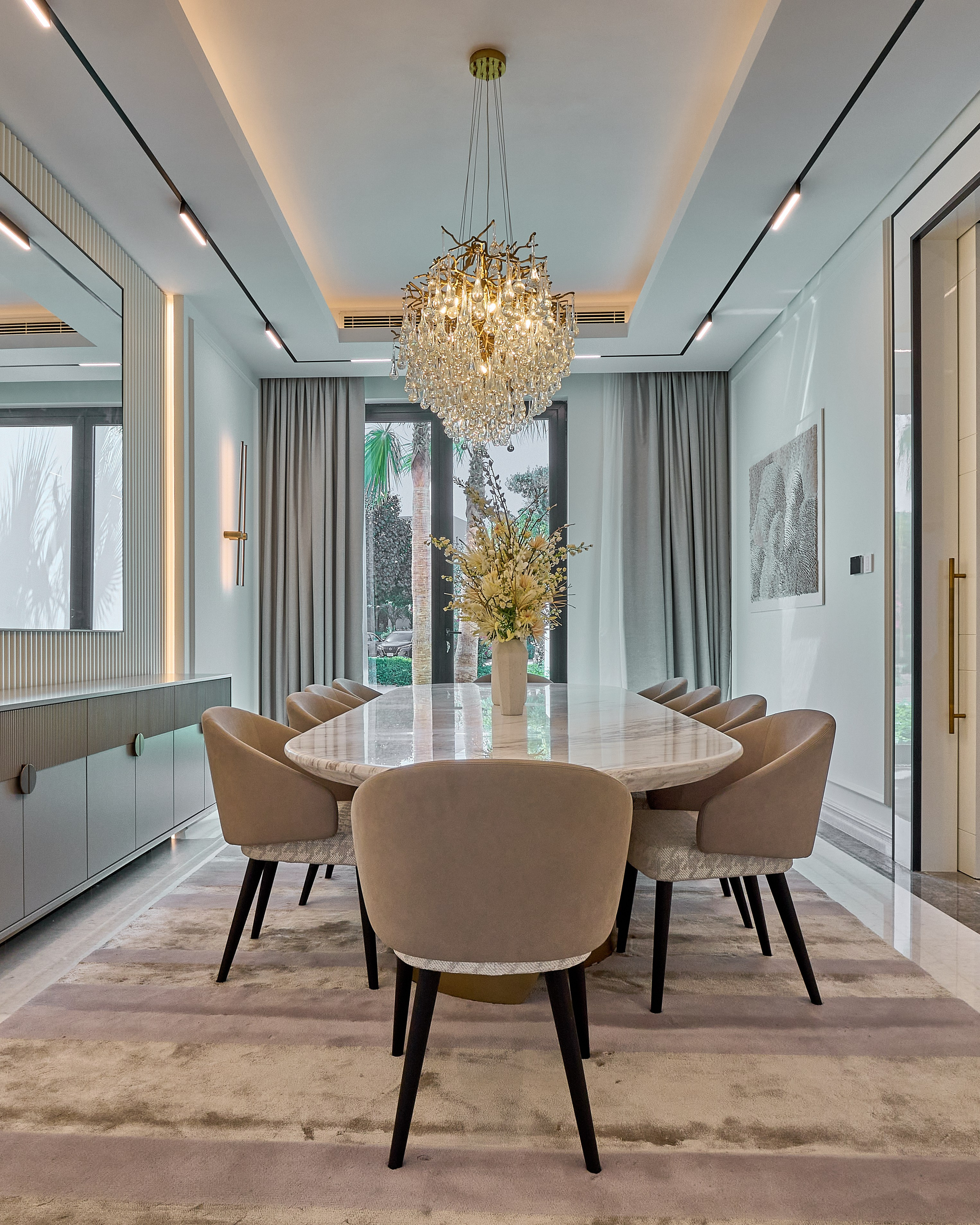 Luxury Villa Photography in Al Barari — Dubai Real Estate Portfolio. Hotel Photographer in Dubai — Interiors & Commercial by Oleg Novikov